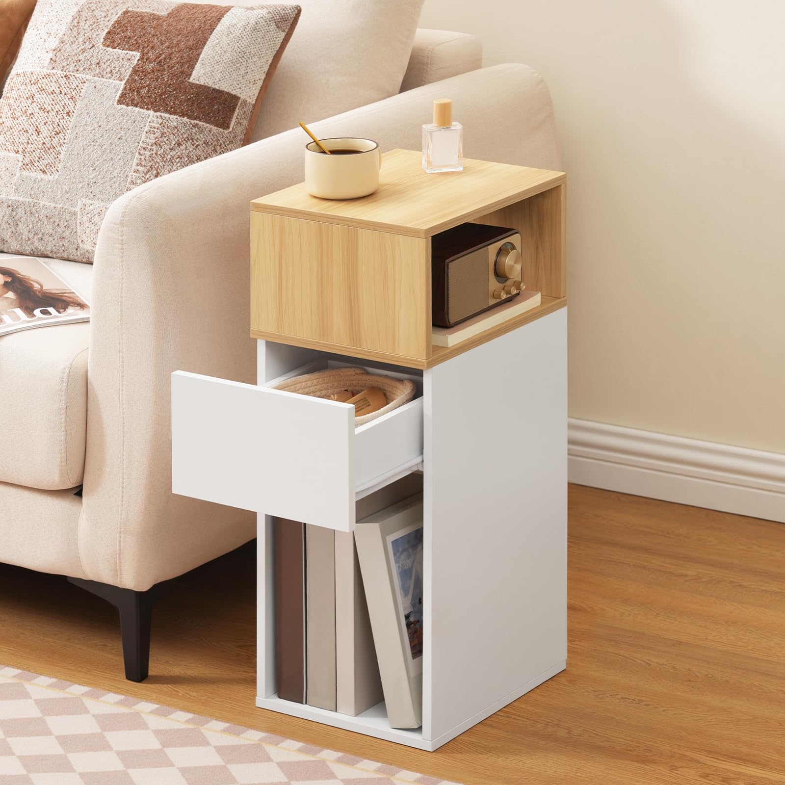 HOOBRO Mesita de Noche Estrecha con 1 Cajón y 2 Compartimentos Abiertos, Mesa Auxiliar Pequeña, Mesa Lateral para Sofá, para Dormitorio, Salón, Blanco y Natural EWN196BZ01
