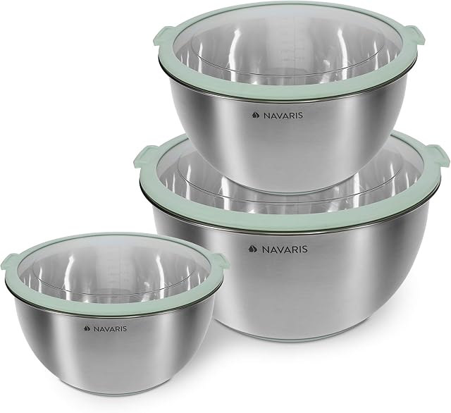 Navaris Stainless Steel Mixing Bowls (Set of 3) - Mixing Bowl Set with Lids, Non-Slip Silicone Base, Measurements - 1.4, 2.8, 4.7 Litres (Mint Green)