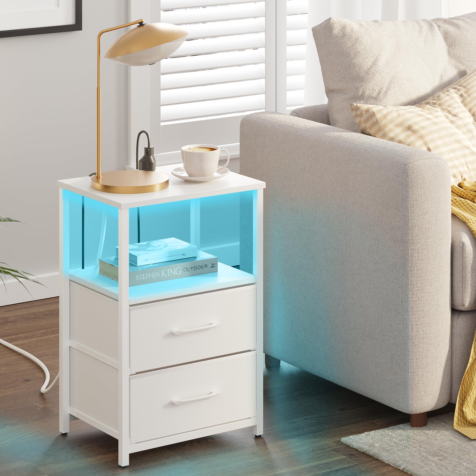 TUTOTAK Set di 2 comodini a LED con stazione di ricarica | Comodino con cassetto in tessuto, tavolino con 1 porta USB e 1 porta di tipo C, tavolino da divano, bianco TB01BW052L