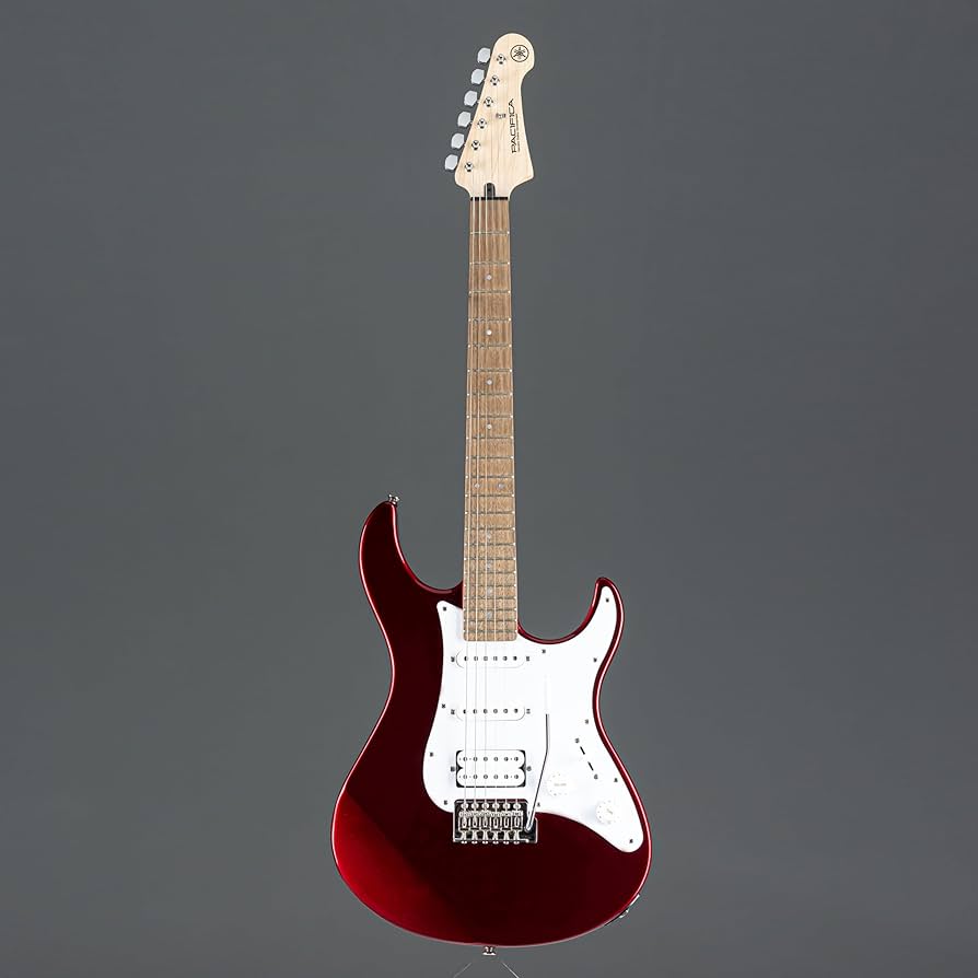 【美品】PACIFICA 012 レッドメタリックエレキギター+ソフトケース付 Amazon | YAMAHA PACIFICA012 RED METALLIC エレキギター 初心者