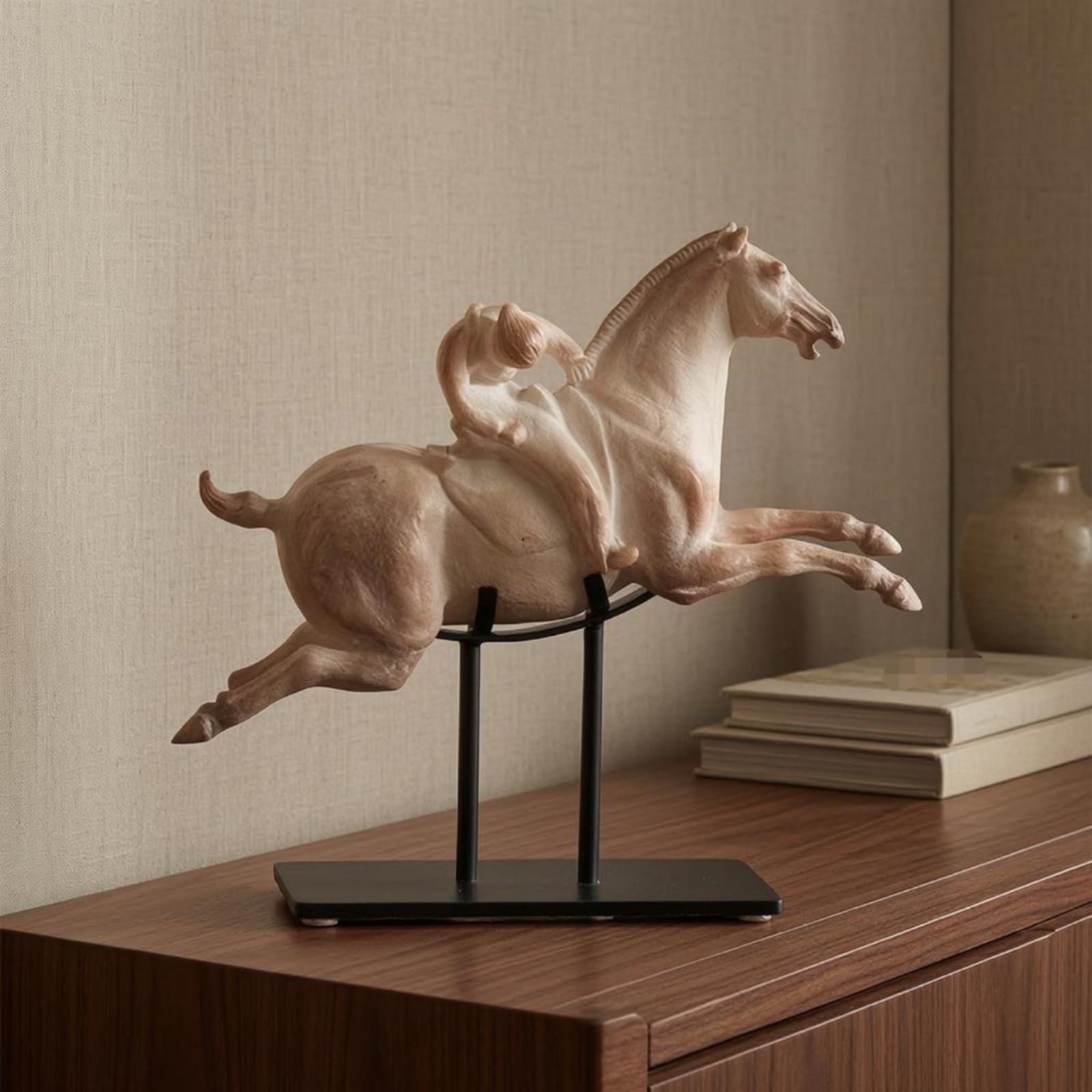 Qianly Scultura Statua Equestre Arte Figura Cavallo E Cavaliere in Resina con Base Stabile Movimento Energico Adatta per Libreria Consolle Scrivania Salotto, Marrone