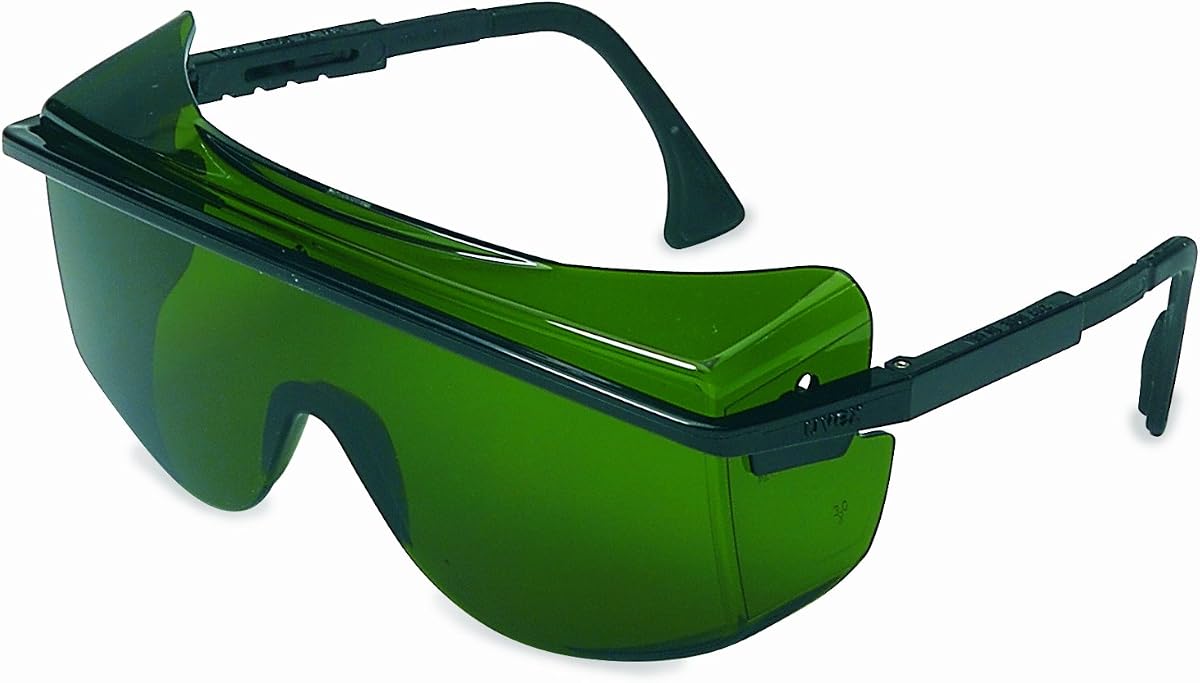 Honeywell Uvex by Shade 3.0 Gafas de seguridad, resistentes a rayones, OTG, negras con lentes verdes, estándar (S2508)
