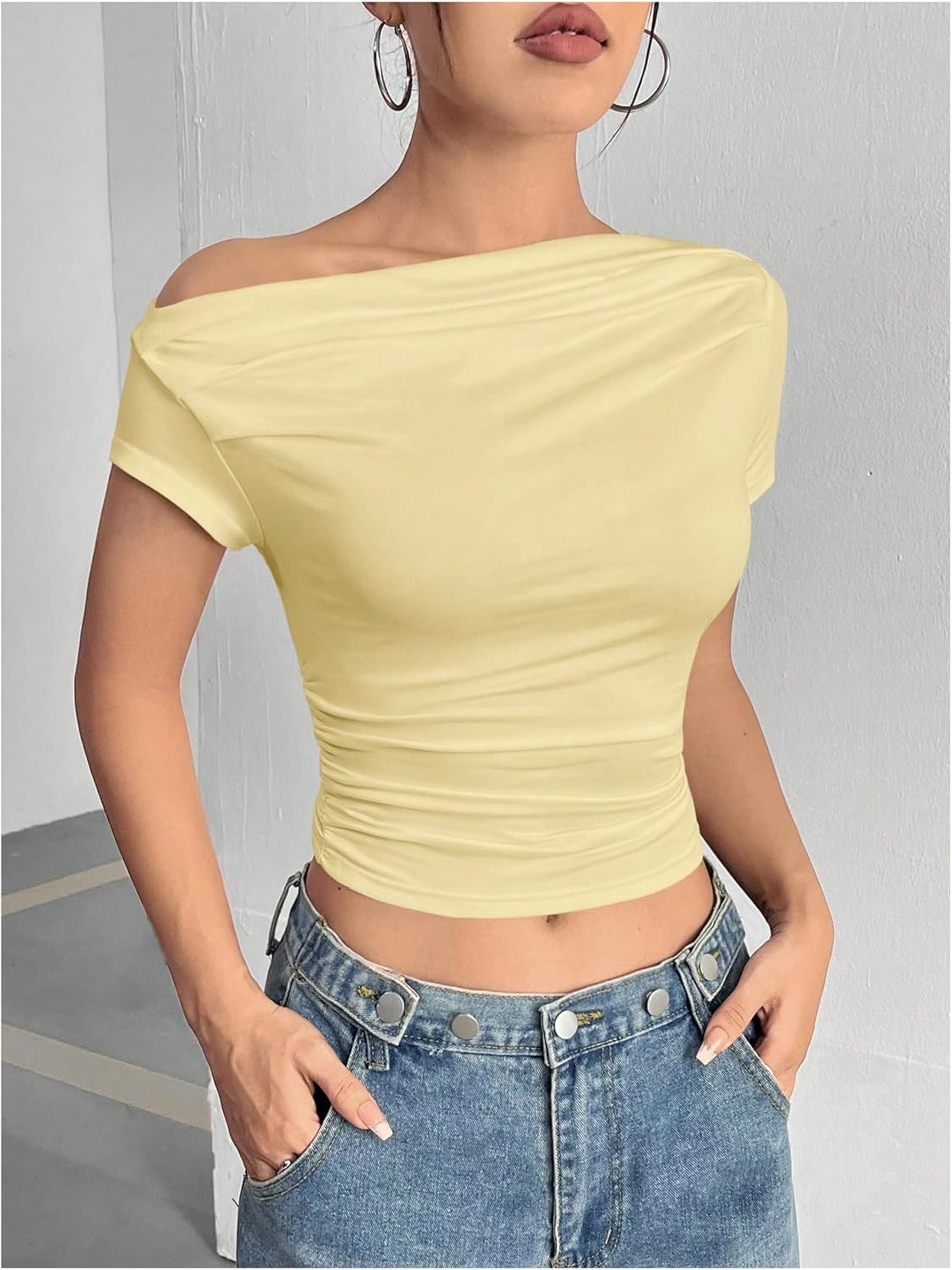 WDIRARA Women's One Shoulder Short Sleeve Tee Shirts Asymmetrical Ruched Crop Tops - Image 3