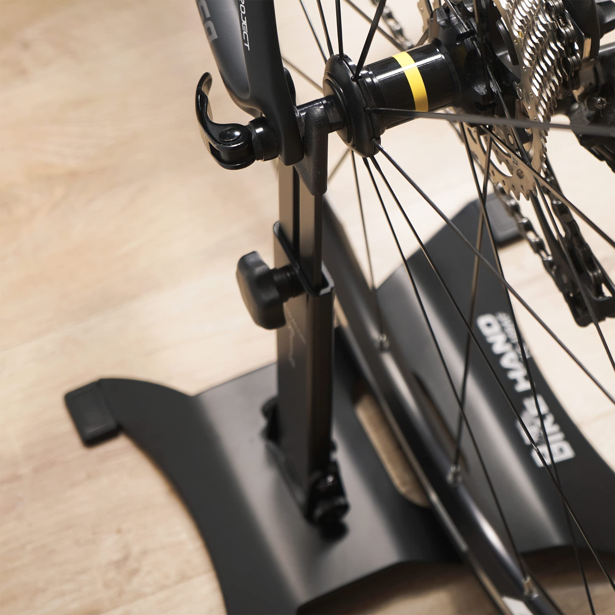 Bikehand Stojak na piastę rowerową, do rowerów górskich i szosowych, do wewnątrz, na zewnątrz, garaż, mieszkanie, regulowana wysokość, składany, hamulec tarczowy OK