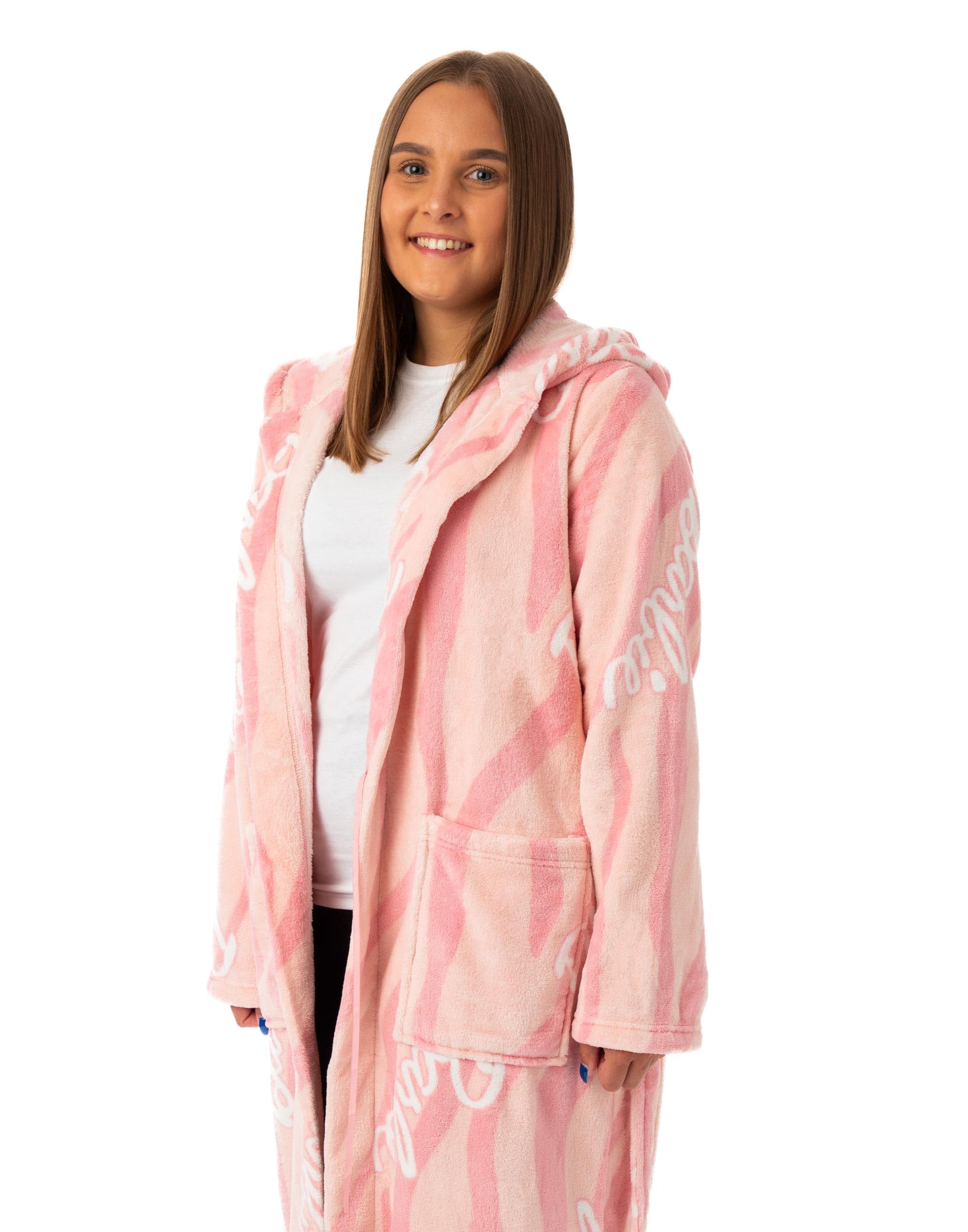 Barbie Women's Pink Hooded Bathrobe | Entrez dans l'élégance et le glamour avec la robe de chambre Adoptez le style emblématique de avec luxe et confort