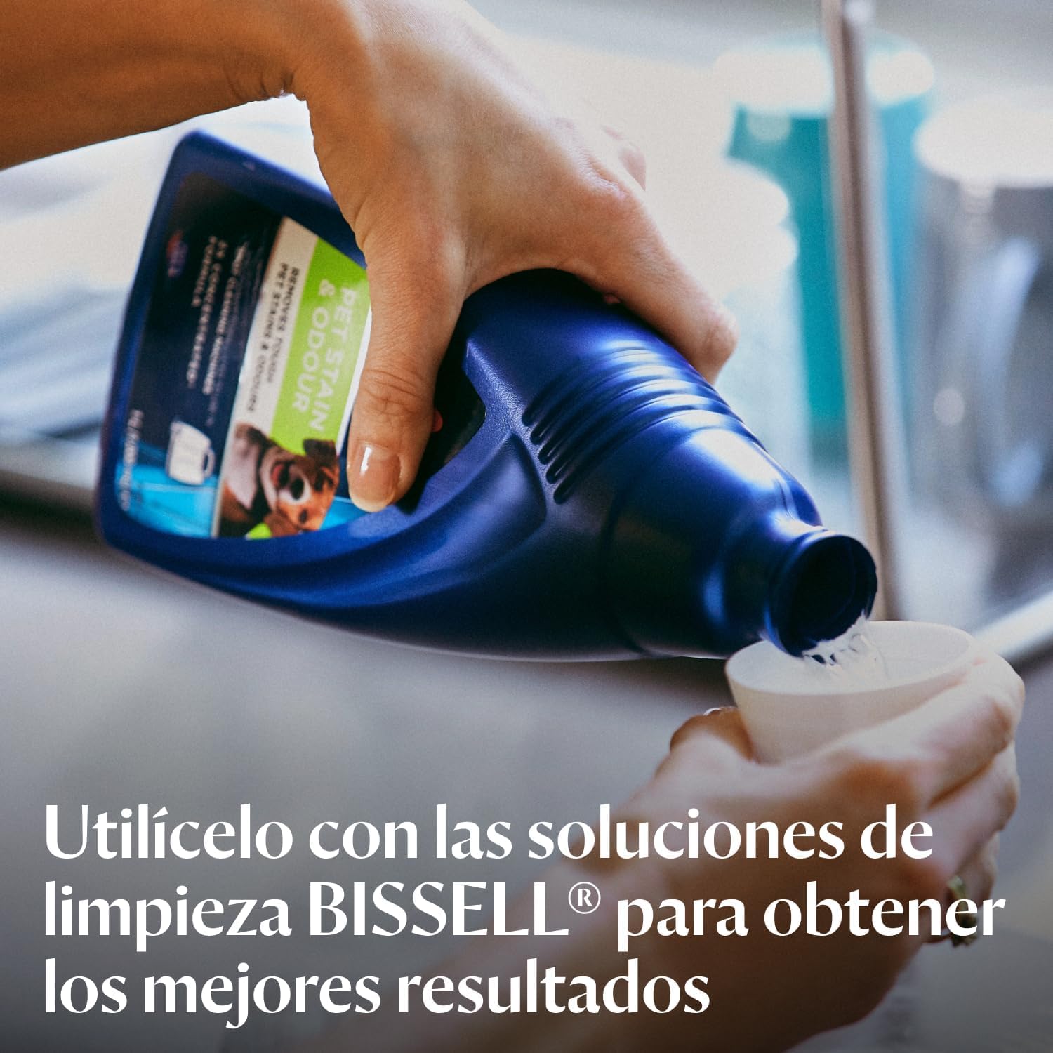 BISSELL SpotClean Pet Pro, Aspiradora de Agua Tapicería, Lava Aspiradora Ideal para Dueños de Mascotas, Limpiador de Liquidos para Alfombras, Tapicería, Sofá, Auto & Más, Motor Potente de 750W, 15585