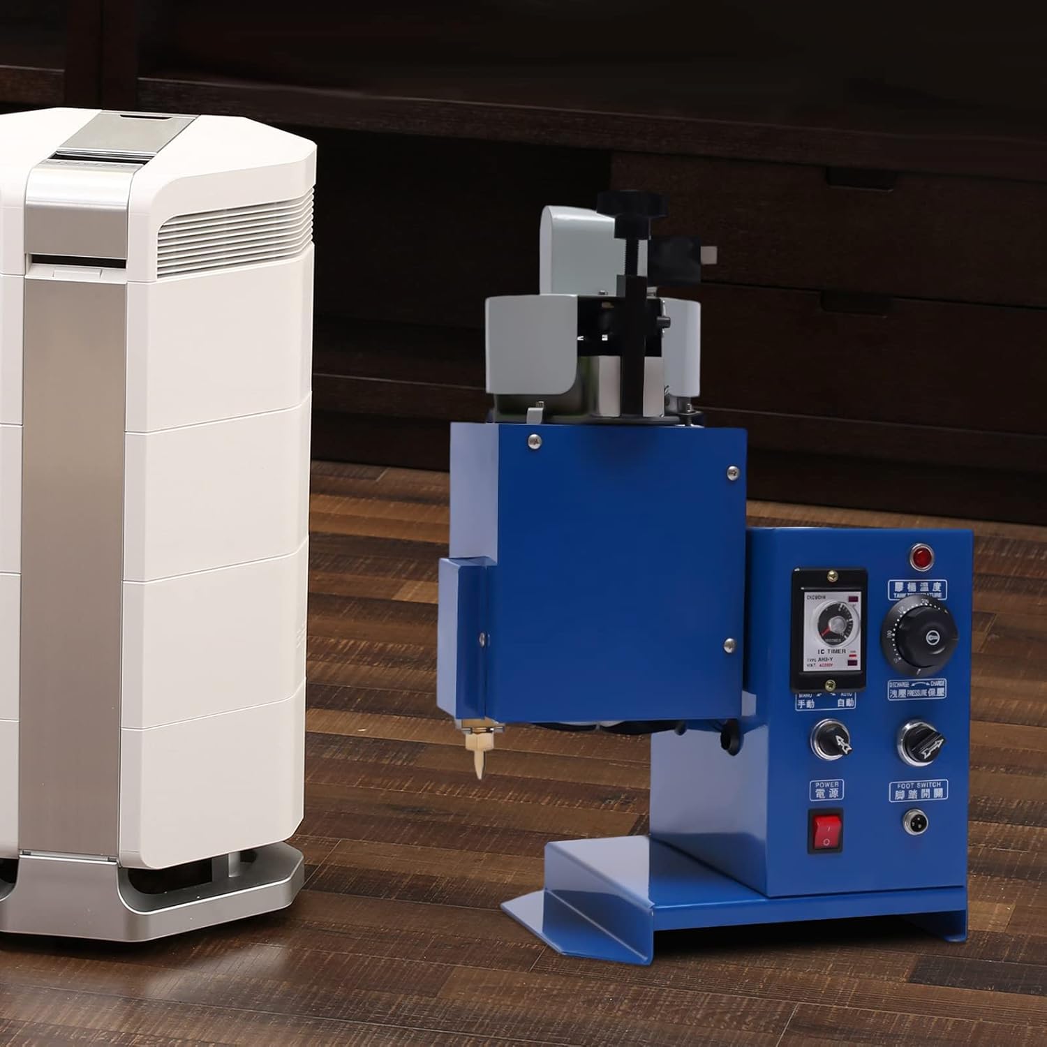 Pistola per Colla A Caldo Industriale da 800 W, Temperatura Regolabile da 150 A 200 °c, Elevata Portata di 3 kg/h, Perfetta per Incollaggi E Lavori Artigianali Pesanti.