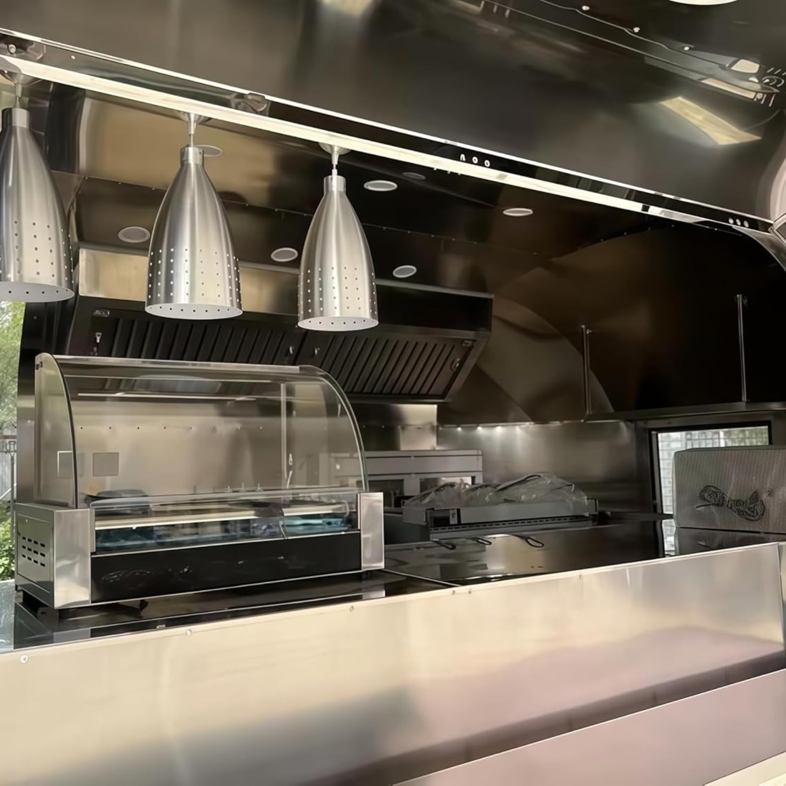 Camion alimentari e rimorchi alimentari completamente attrezzati in vendita - Camion alimentari mobili con griglie, friggitrici, frigoriferi per fare hamburger, pizza e hot dog