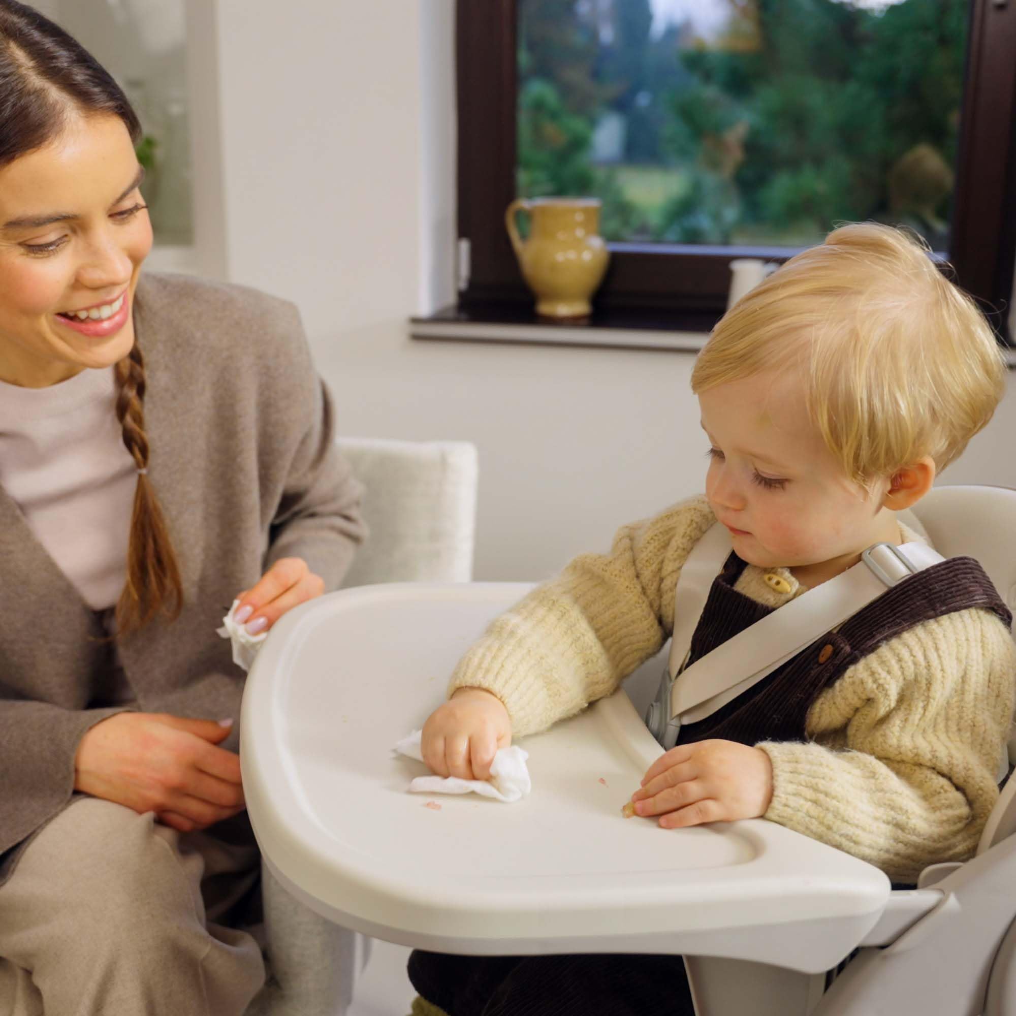 Kinderkraft TINO Seggiolone 3 in 1, Regolabile, Cintura di Sicurezza a 5 Punti, Vassoio Rimovibile, Facile da Pulire, Pieghevole, Adatto a Bambini e Adulti, Beige