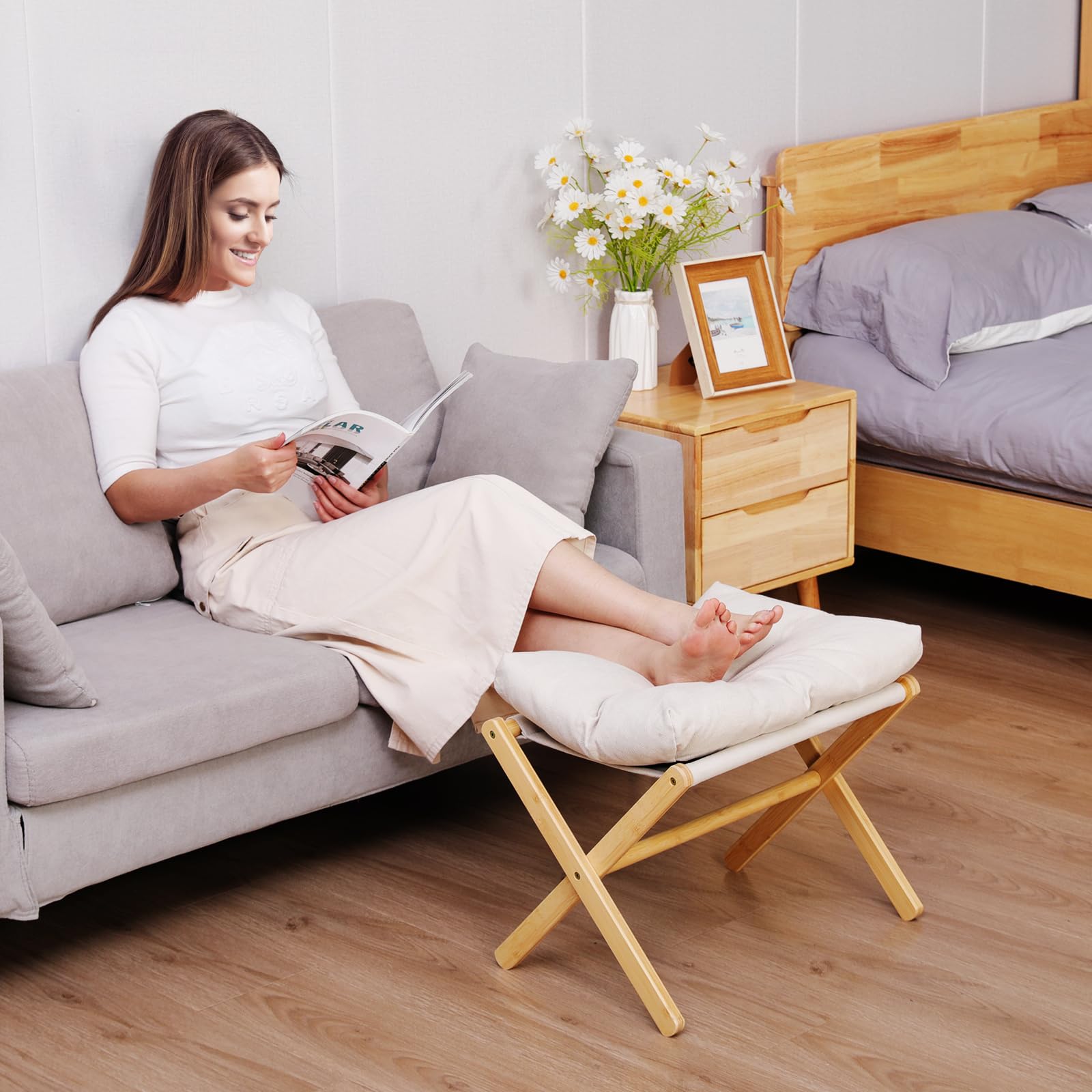 Poggiapiedi Divano, Poggiapiedi Pieghevole, con Gambe in Legno, Sgabello Basso Imbottito, Rimovibile, per Soggiorno o Camera da Letto