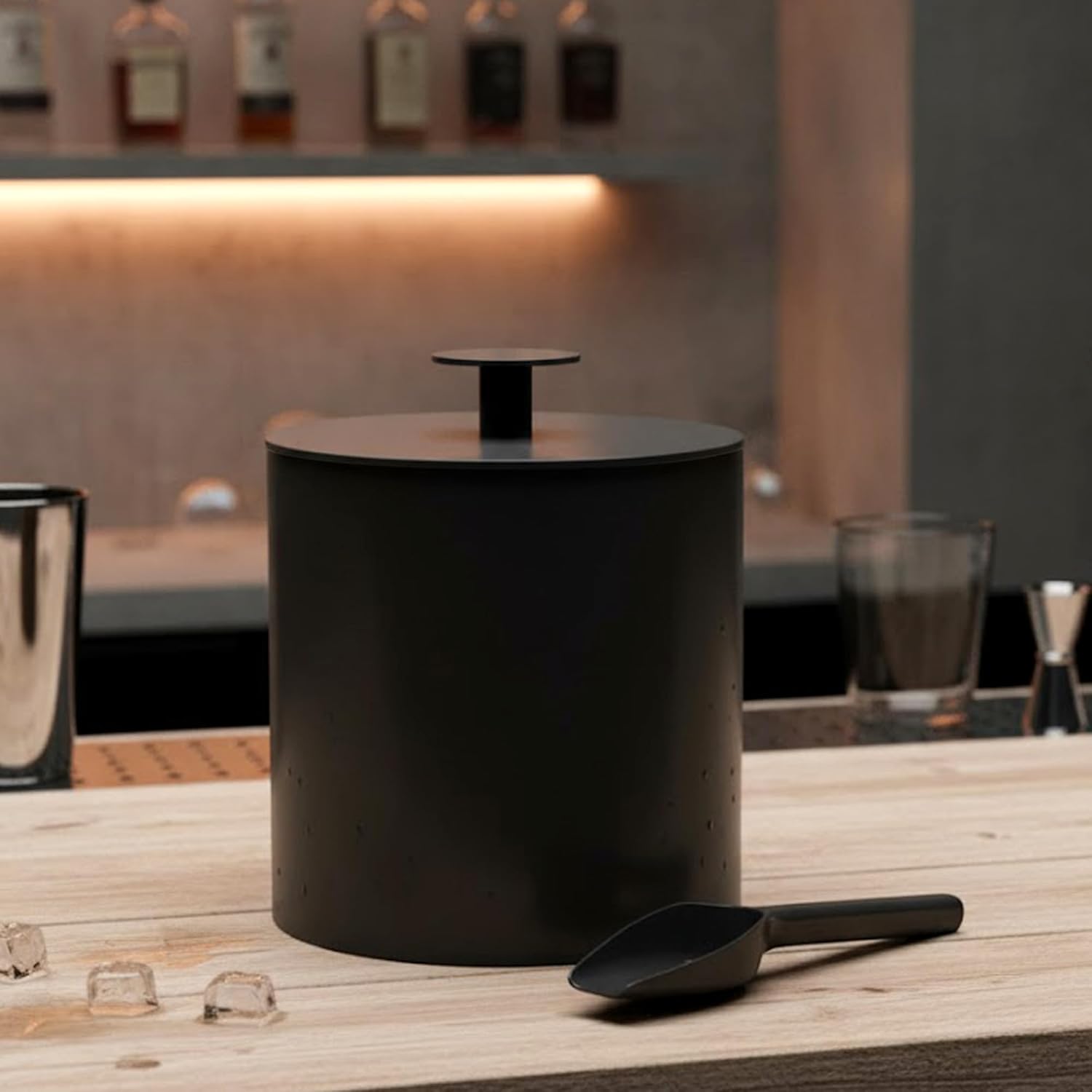 nusteel Simple Modern Insulated Ice Bucket with Lid and Scoop, Stainless Steel 3 Quart Capacity Designed for Cocktails, Champagne, Wine, Beer, and Hosting, Matte Black
