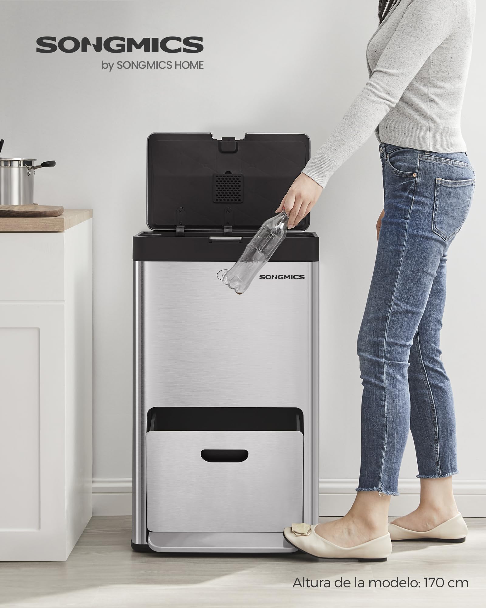 SONGMICS Papelera de Cocina, Cubo de Basura, Volumen de 2 x 17 L y 26 L, 3 Compartimentos para Basura General, Restos de Comida y Reciclaje, Filtro de Carbón, Pedal Ancho, Plata LTB550E60