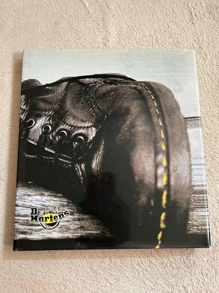 アート・デザイン・音楽 40th anniversary Dr.Martens archive book 40th anniversary Dr.Martens archive book - メルカリ