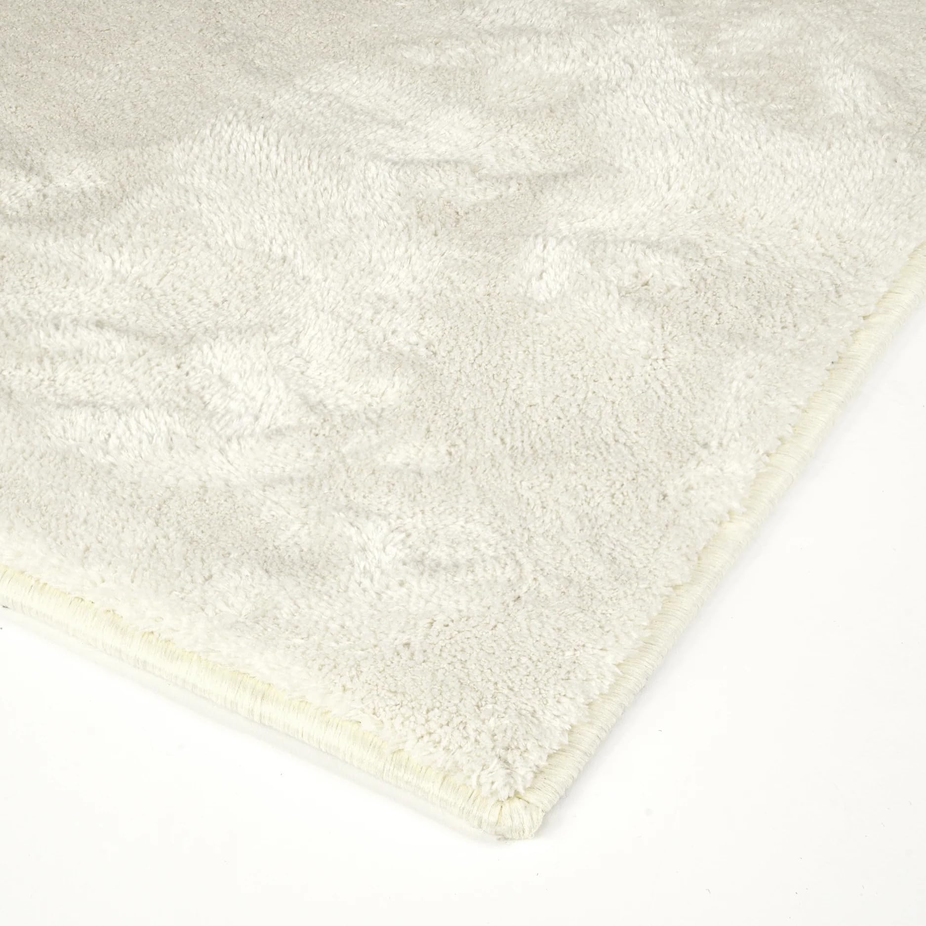 Dywan 190 x 270 cm kremowy Plush - sztuczne futro z krótkim włosiem - miękki do salonu, sypialni i pokoju dziecięcego