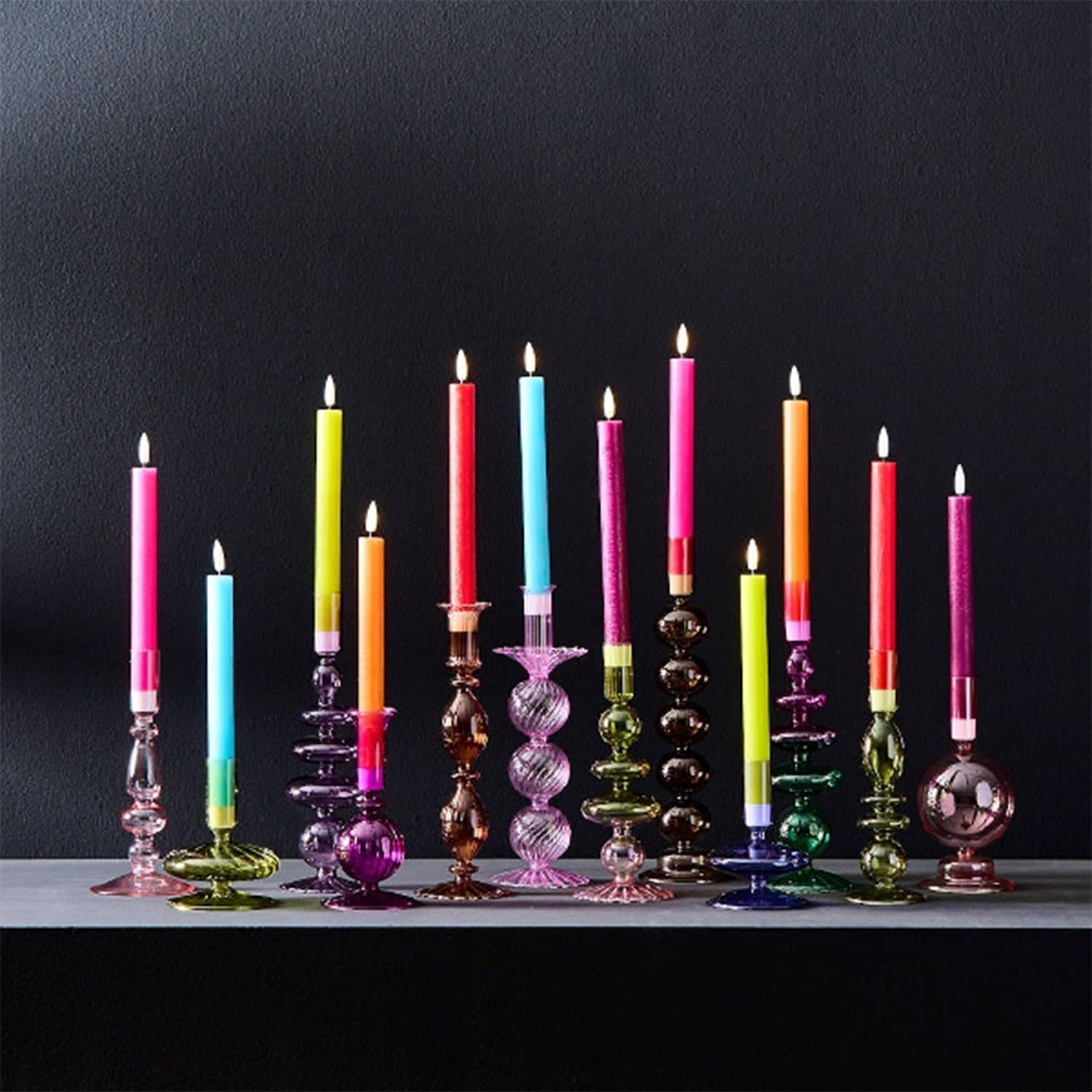 Fachhandel Plus LED Stabkerzen 4er Set mit Timer – Echtwachskerzen 24,5 cm mit 3D Flamme & Fernbedienung – flackernde LED Kerzen für Kerzenhalter Beleuchtung