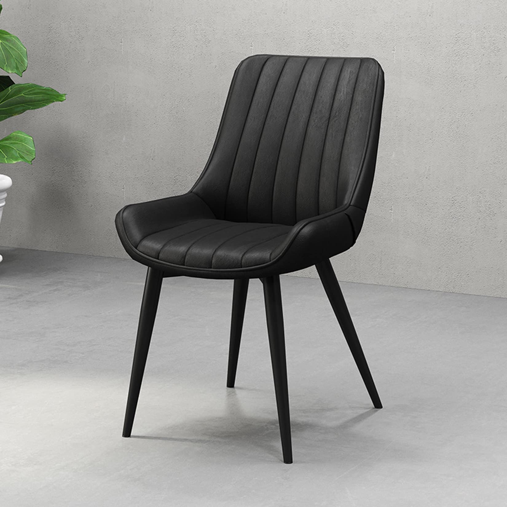 Chaise salle a manger impermeable en cuir synthetique noir et pieds metal confort