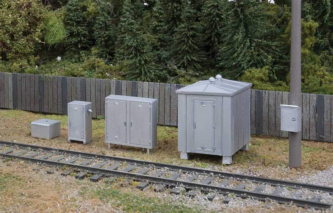 Amazon.com: Walthers HO Scale Scenery Kit Vintage Trackside Detail ...
