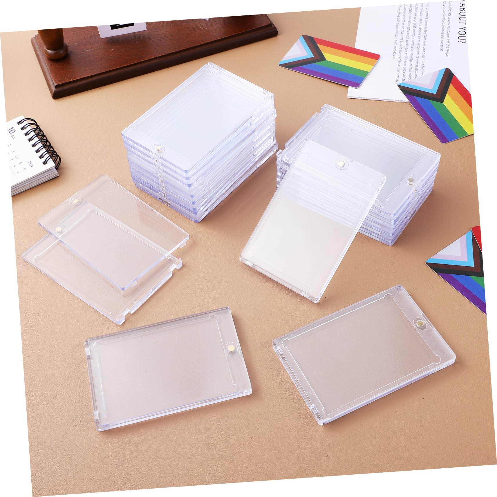 ibasenice 18 Pezzi Portacarte Magnetici in Ps, Protezione Rigida per Carte da Gioco e Collezionabili, Chiusura Sicura, Uso Versatile