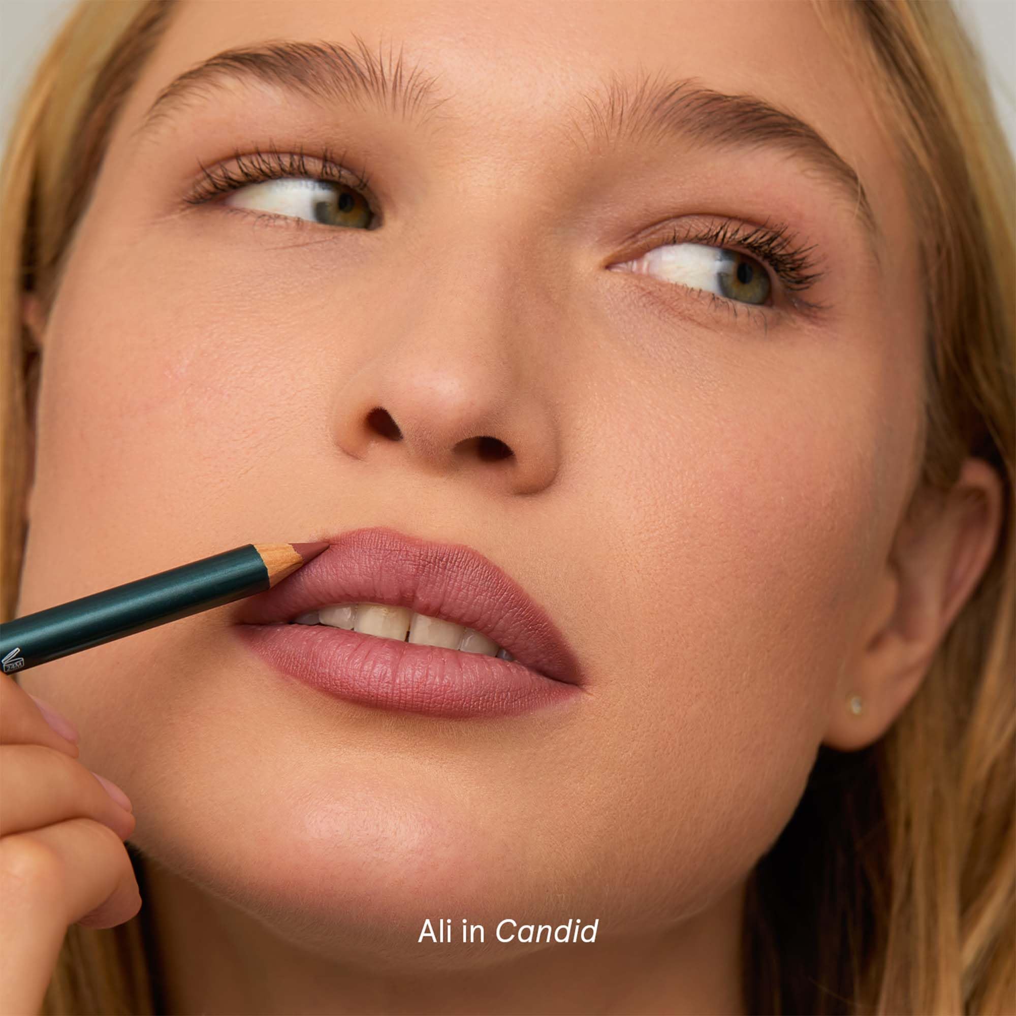 SOSHE Belleza - Matita per labbra a scorrimento morbido, formula idratante e ricca, scivola dolcemente senza salti o strappi, cruelty-free, certificato come plastica negativa (Candid -