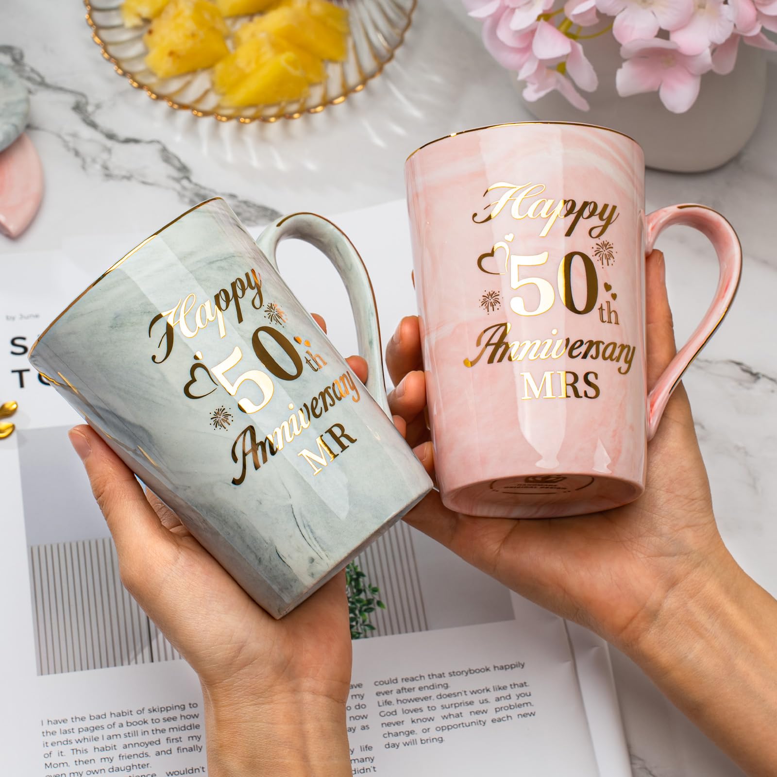 Regalos 50 Aniversario Boda, Regalos para Bodas de oro 2PCS Tazas 400ml, 50 Aniversario Bodas or-o, Bod-as de 50 Aniversario Cerámica Jaspeada Taza con Cucharas, Tarjetas, Cajas de Regal-o