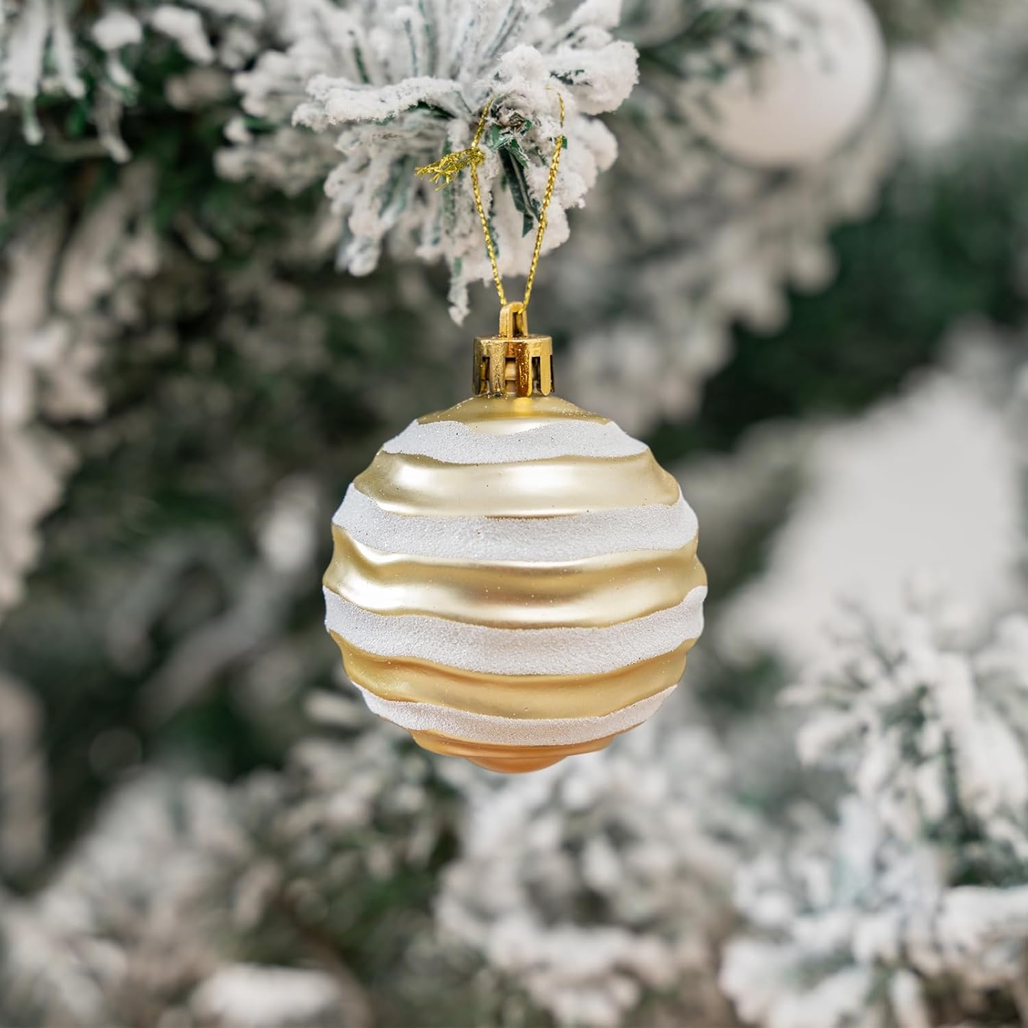 100Pcs Christmas Balls Ornaments Set, Shatterproof Christmas Decorations with Hand-held Gift Package for Xmas Tree/Holiday/Wedding/Holiday/Party Decor (Gold & White) - Image 6