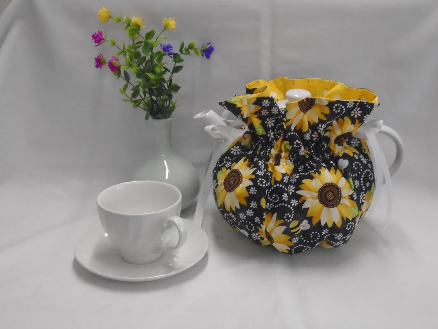 Pretty Sunflowers & Bubble Bees on Black 6 Cup Reversible Tea Pot Cozy