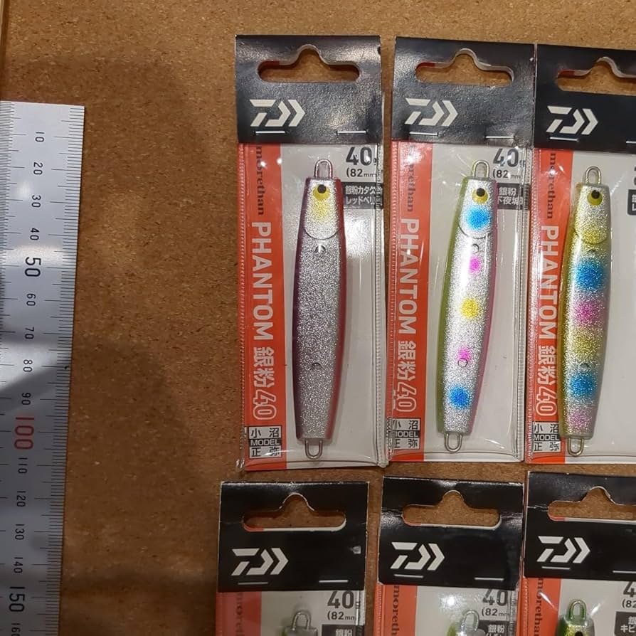 ダイワのファントム等色々20グラム～40グラム位のジグです。 ダイワのファントム等色々20グラム～40グラム位のジグです