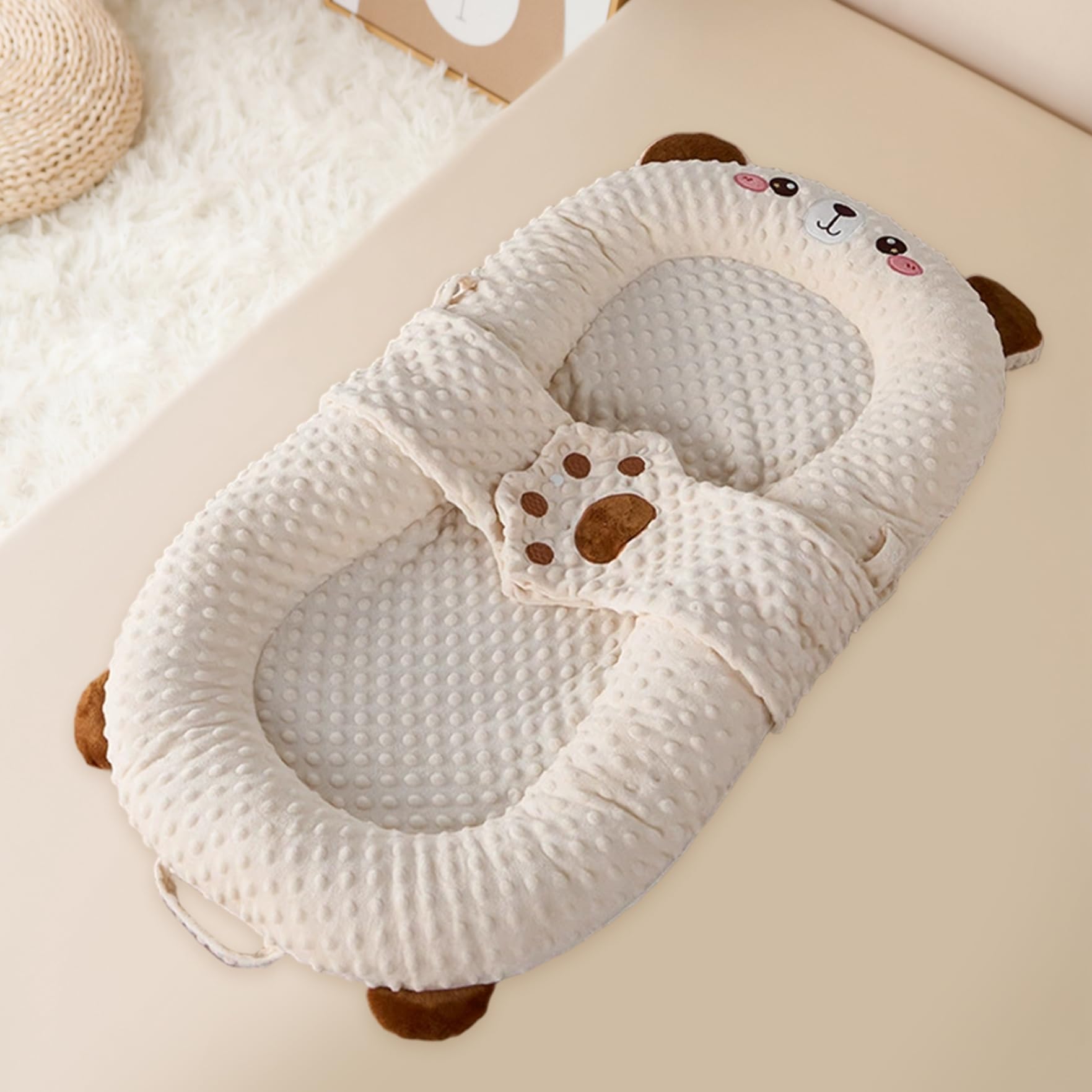 Chaise longue portable pour bébé, douce et confortable, oreiller réversible avec mains réconfortantes, nid de câlin amovible pliable avec poignée pour nouveau-né