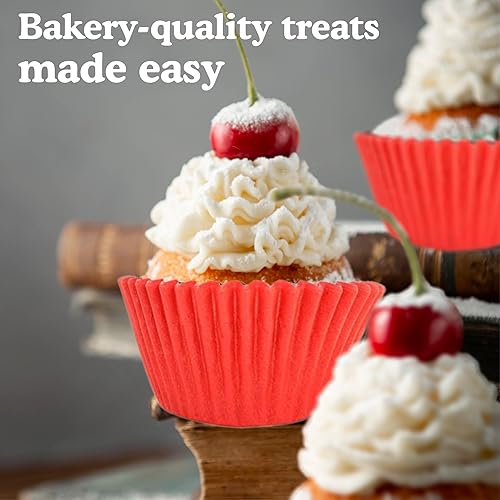 Vista 91 de Regency Wraps Vasos para hornear de grado profesional a prueba de grasa, paquete de 40 unidades, revestimientos estándar, lunares azul cobalto