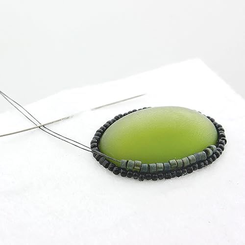 Miniatura 3 de The Beadsmith Base de cuentas  8.5 x 11 pulgadas  Tela blanca  4 hojas  Fabricado en los Estados Unidos  Material rígido y duradero utilizado para