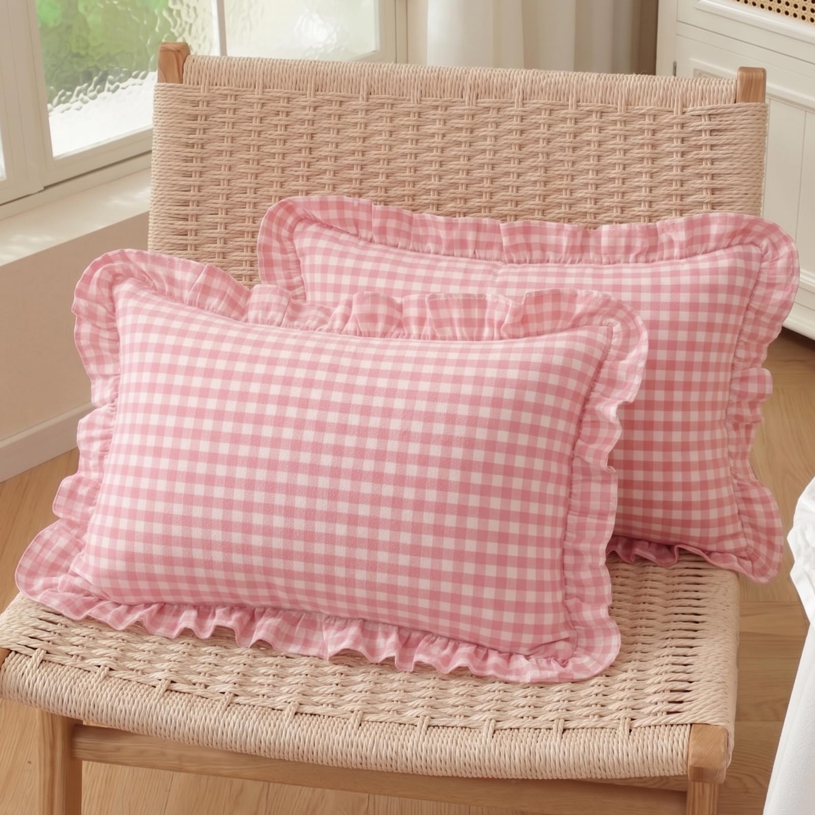 HOSTECCO Set of 2 Light Pink and White Ruffled Lumbar Cushion Covers 30x50 cm, Gingham Plaid Frill Trim Scatter Cushion Cases, Farmhouse Style Decorative Cushions for Couch Bedroom