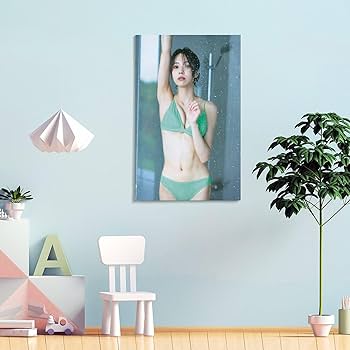 Amazon.co.jp: 小林由依(櫻坂46)最新グラビア水着画像のポスター