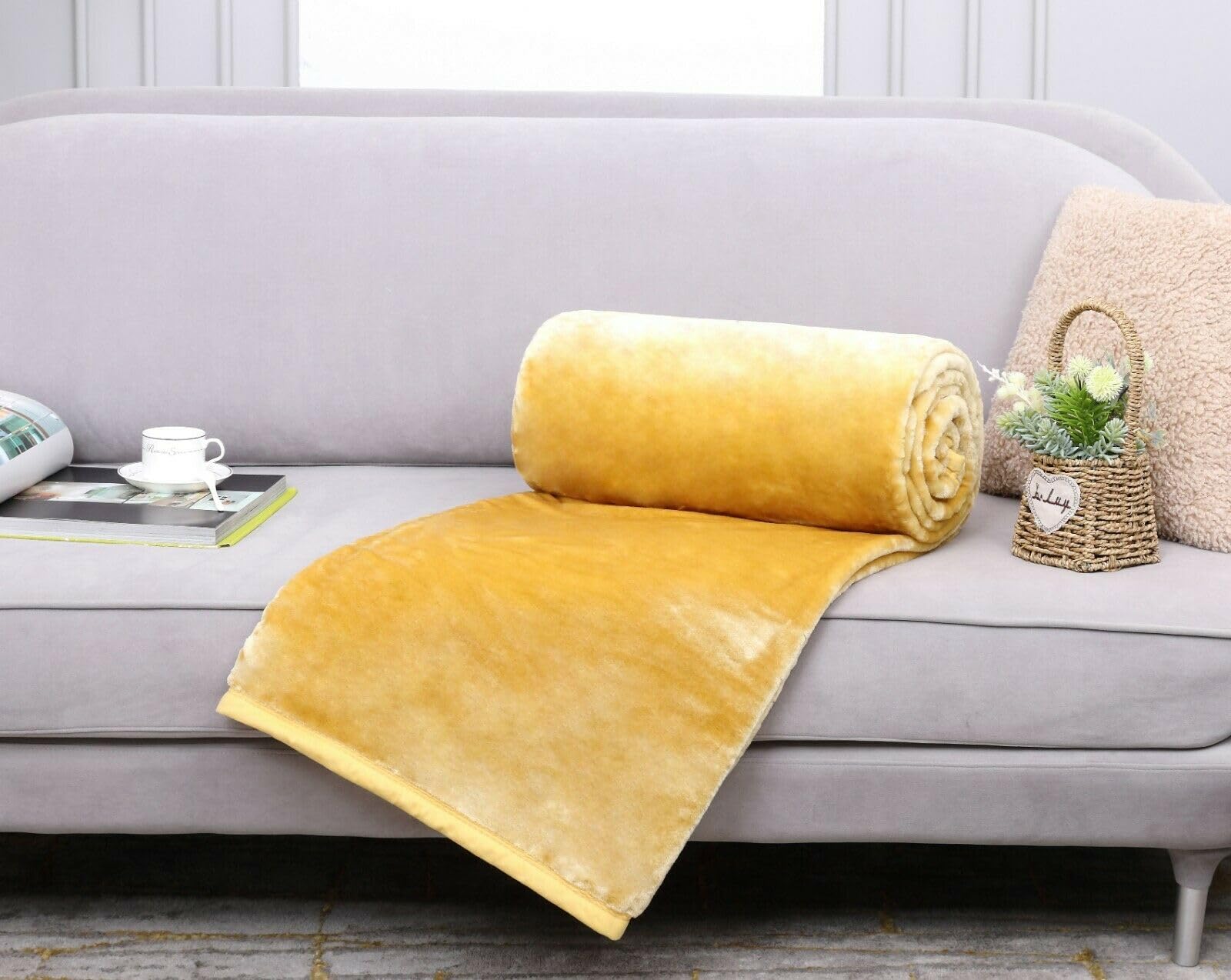 SHAZ HOME Classic Designers Super Soft Faux Fur Mink Throw Warm Cozy Bed  Sofa Throw Double and King Size (Mustard, 150 x 200 cm)