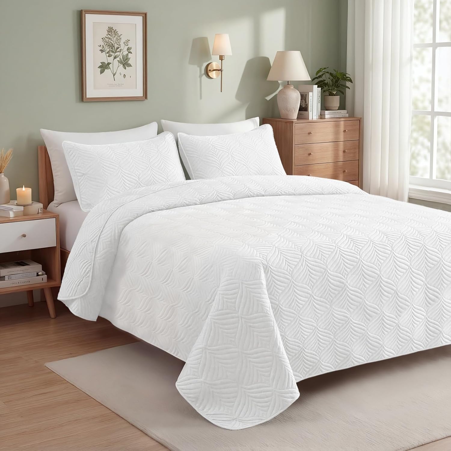 Whale Flotilla Extra Soft Oversized King Quilt Bedding Set, Lightweight White Bedspread Cal King Size Quilt with Modern Pattern, Reversible 3-Piece Coverlet with 2 Pillow Shames for All Seasons