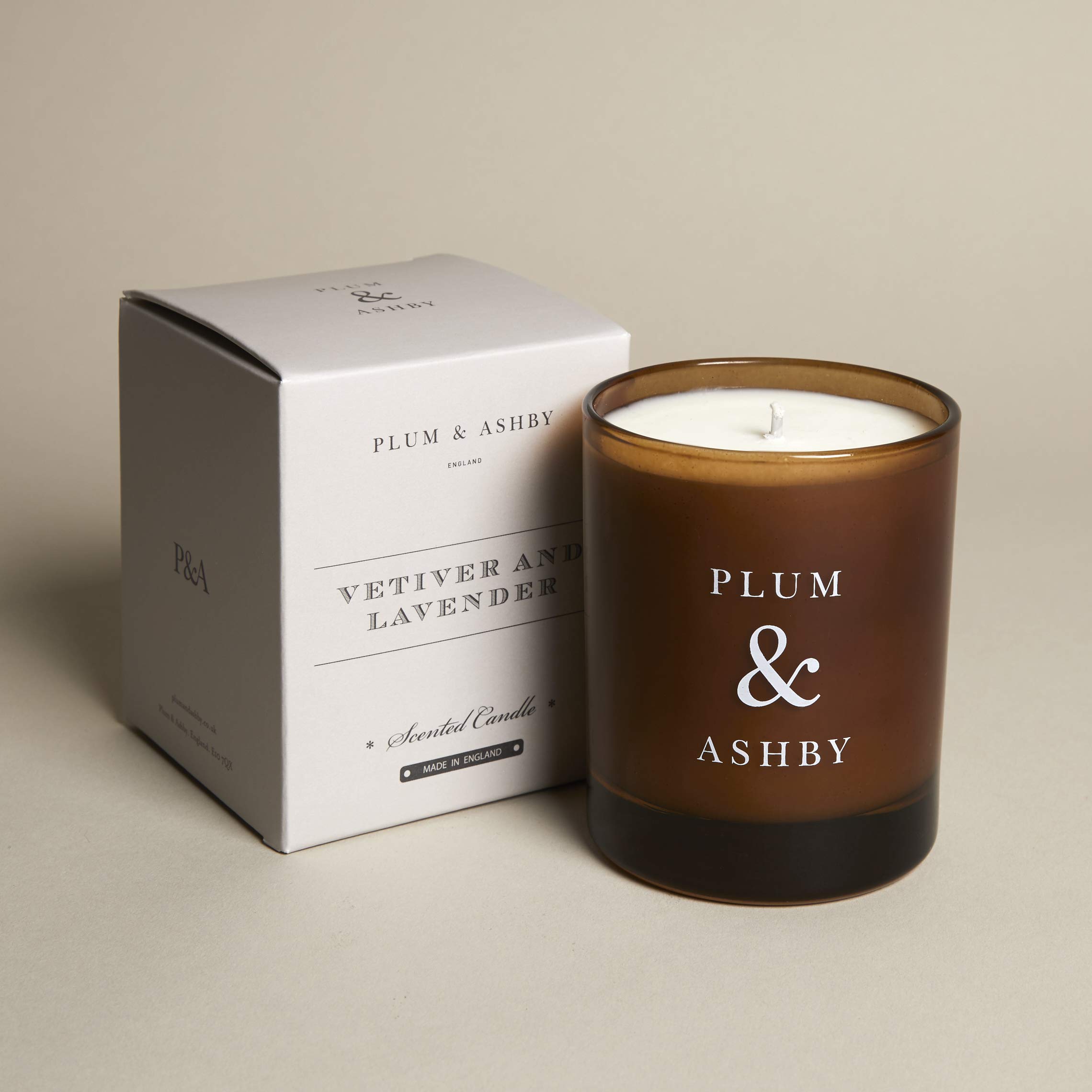Plum & Ashby - UK Made Scented Candles |Vetiver and Lavender | 60+ Hours Burn Time - 220g | 100% Natural Soy Wax Smokeless Candle with Reuseable Glass Jar for Bath Aromatherapy & Yoga