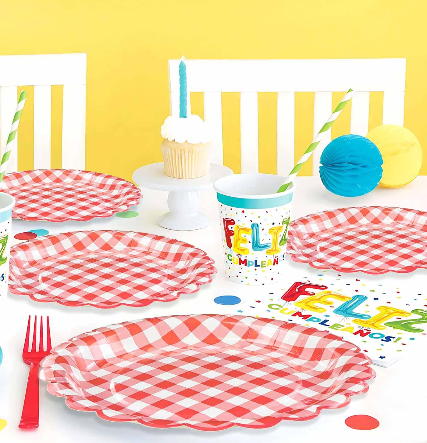 HEIPINIUYE 50 Stück rote Gingham-Pappteller, 17,8 cm, rot und weiß, gewellt, Einweg-Teller für Hochzeit, Babyparty, Geburtstagsparty, karierter Dessertteller