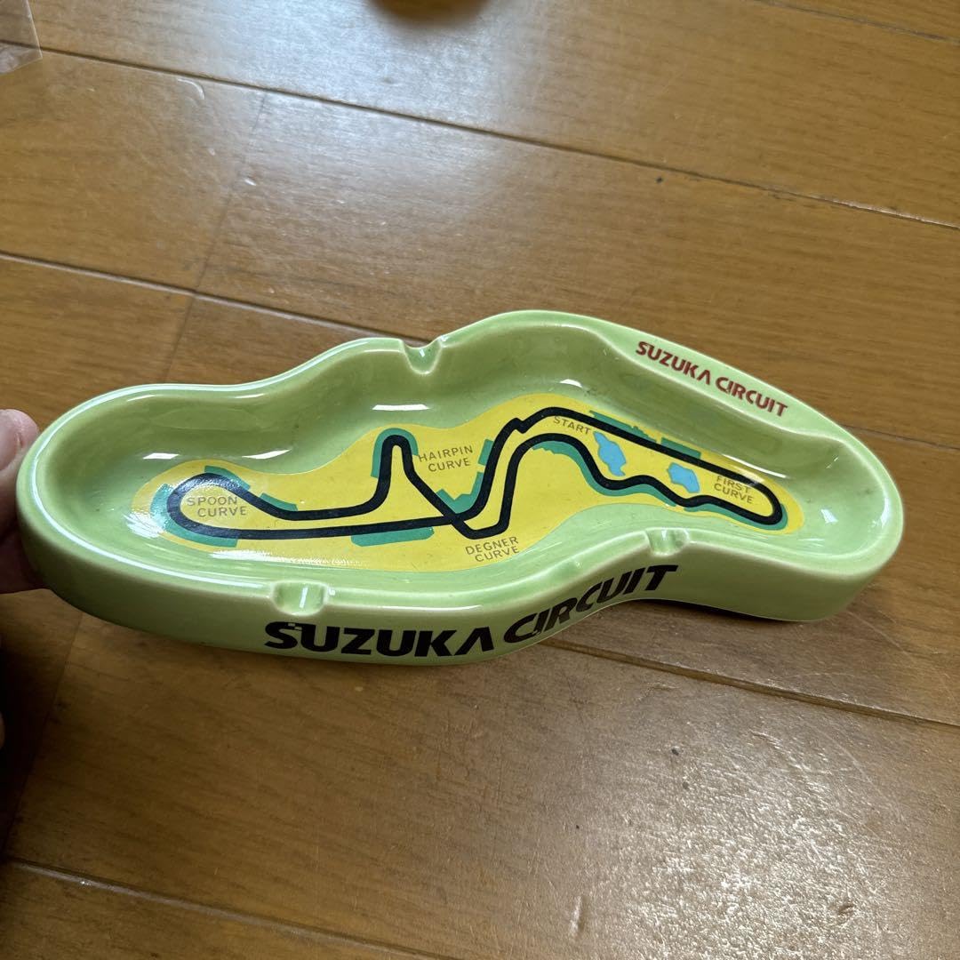 鈴鹿サーキット　灰皿　箱付き 鈴鹿サーキット 灰皿 箱付き 鈴鹿サーキット 灰皿（F1 鈴鹿