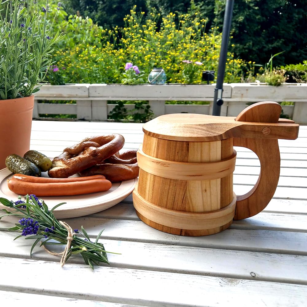 HOFMEISTER® Bierkrug Holz mit Gravur – Eiche und Kirschholz mit Deckel, personalisiert mit Name und Motiv, Handarbeit, Geschenk für Männer (1 Stück)
