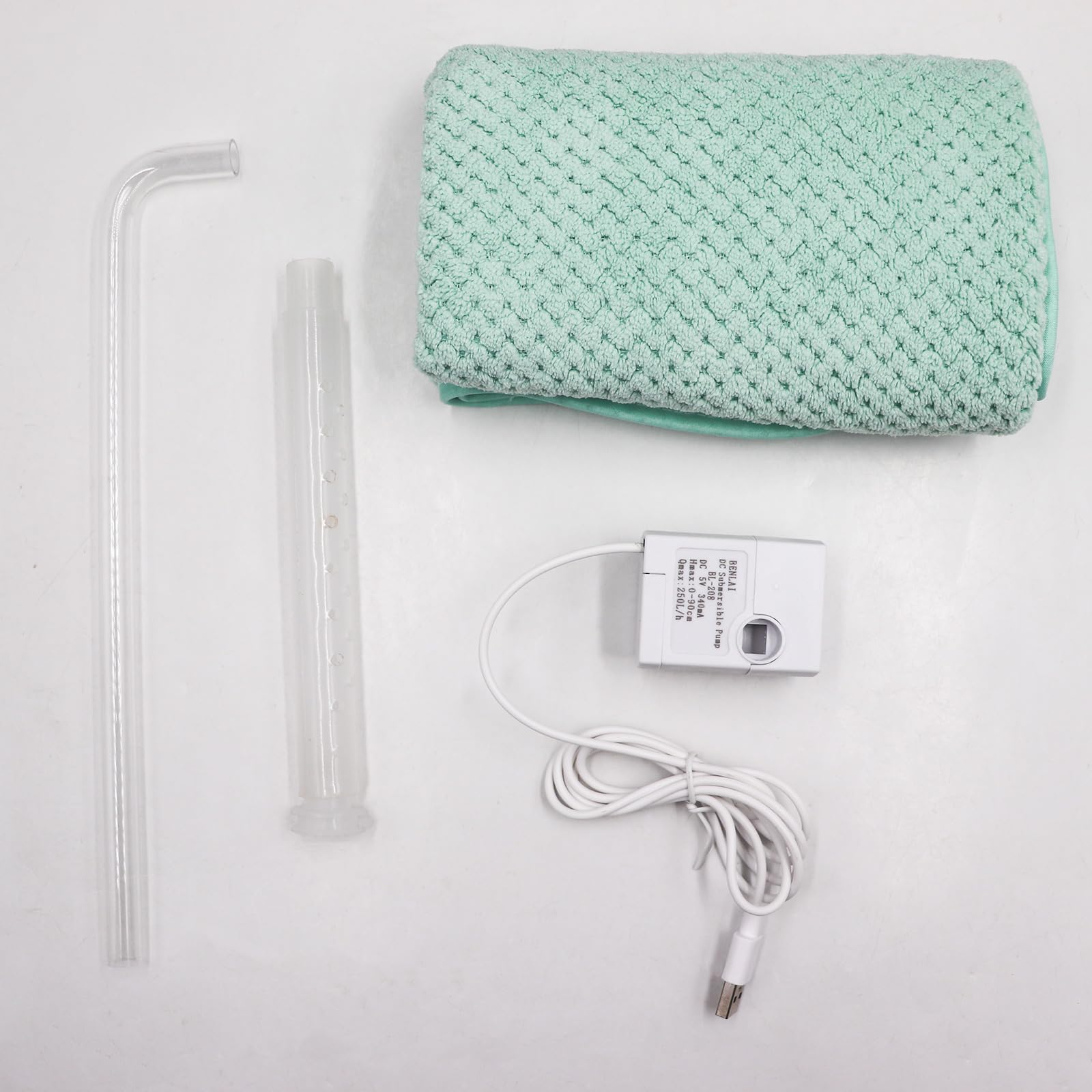 Kit doccia per rettili alimentato tramite USB con fontana a cascata e asciugamano di peluche, essenziale per il bagno per draghi barbuti, rane e piccoli animali domestici