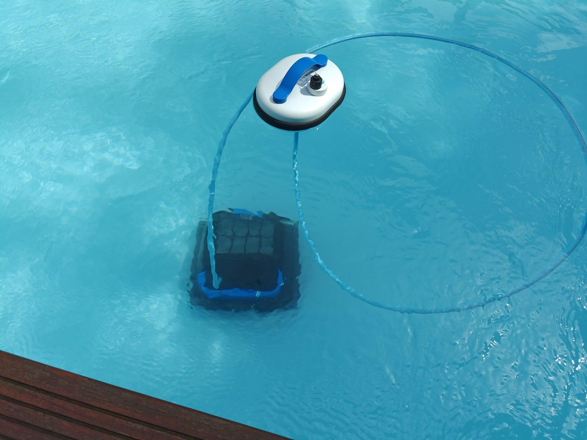 8STREME Robot Piscine sans Fil extérieur à la Piscine 7311-M | Brosses Mixtes PVC + Mousse| avec Batterie Flottante et Chargeur | Jusqu'à 120 Minutes | pour Piscines jusqu'à 10x5m