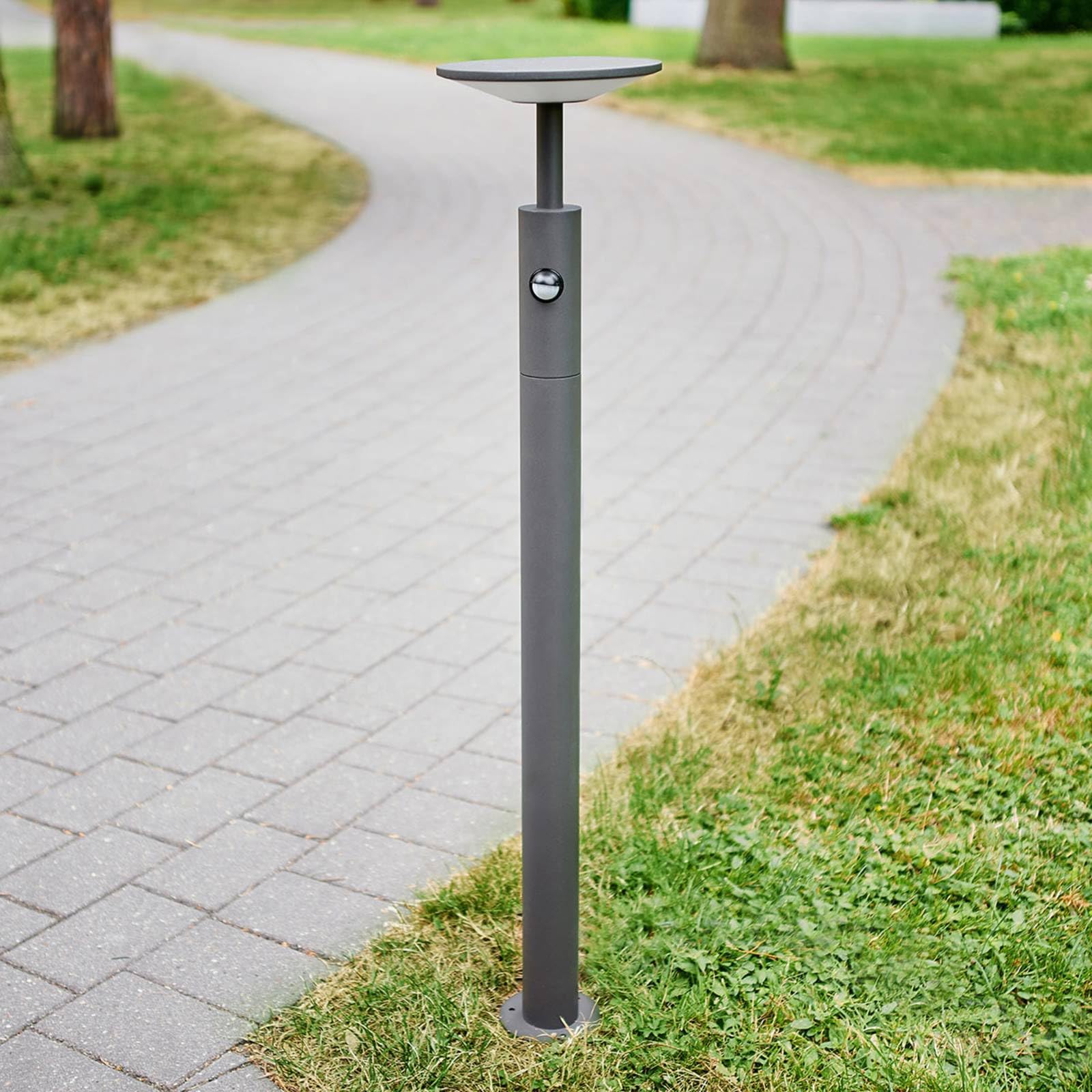Lucande LED Wegeleuchte/Pollerleuchte mit Bewegungsmelder, Wegelampe strahlwassergeschützt IP65 Aussenleuchte 100 cm 13W