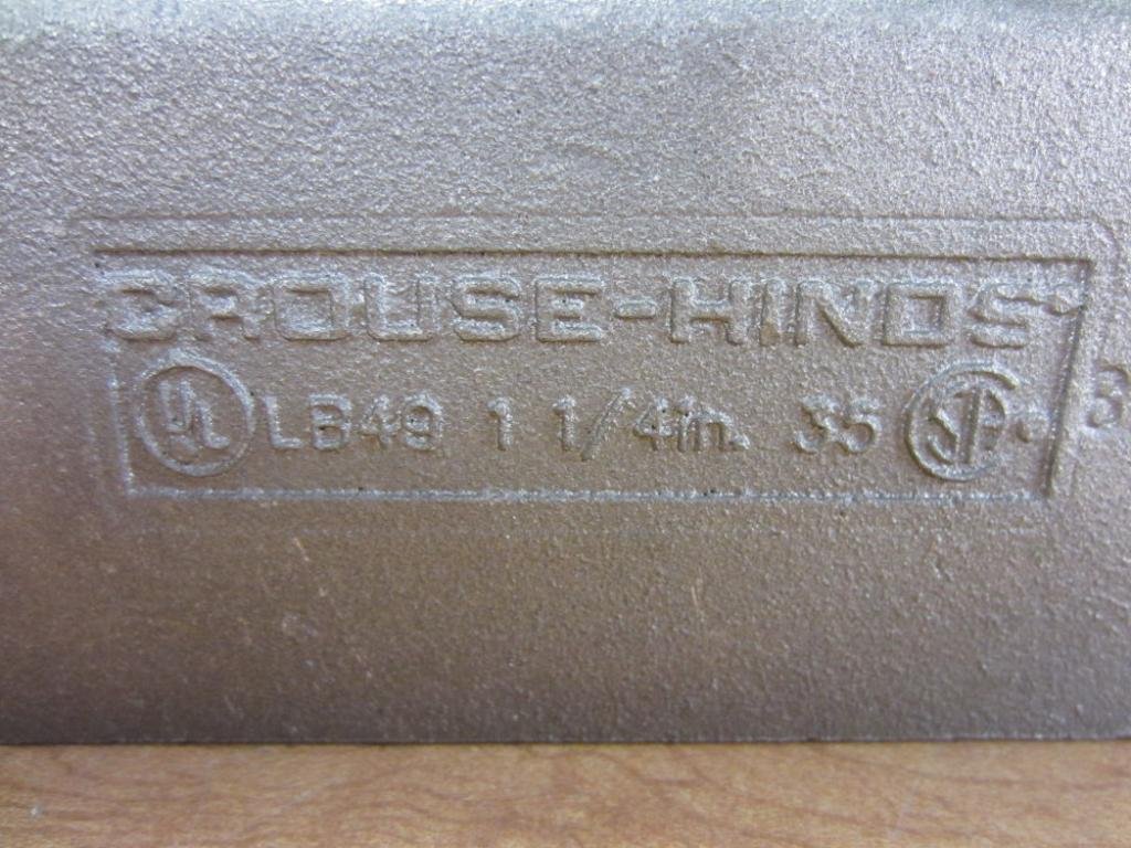 Crouse & Hinds LB49 Conduit Body Type LB Size 1 1/4" (Pack of 3)