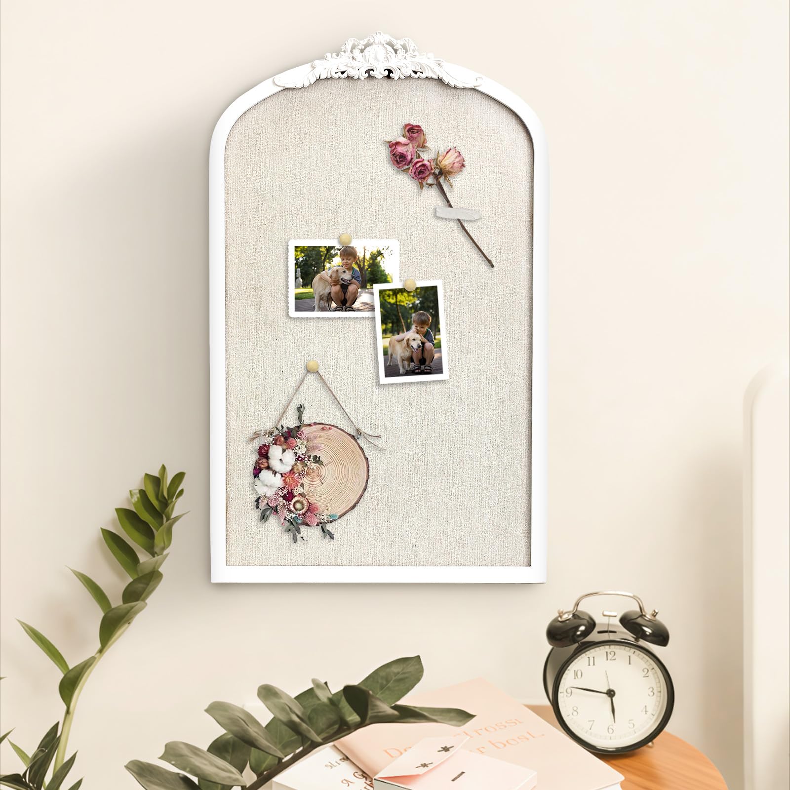 Pinnwand mit Leinen, Vintage Bogen gerahmt Pinnwand - 19x31 Weiß Korktafel für Wände, Weißer Kiefernholzrahmen, Stoff Pinnwand, Vision Board für Schule, Zuhause & Büro
