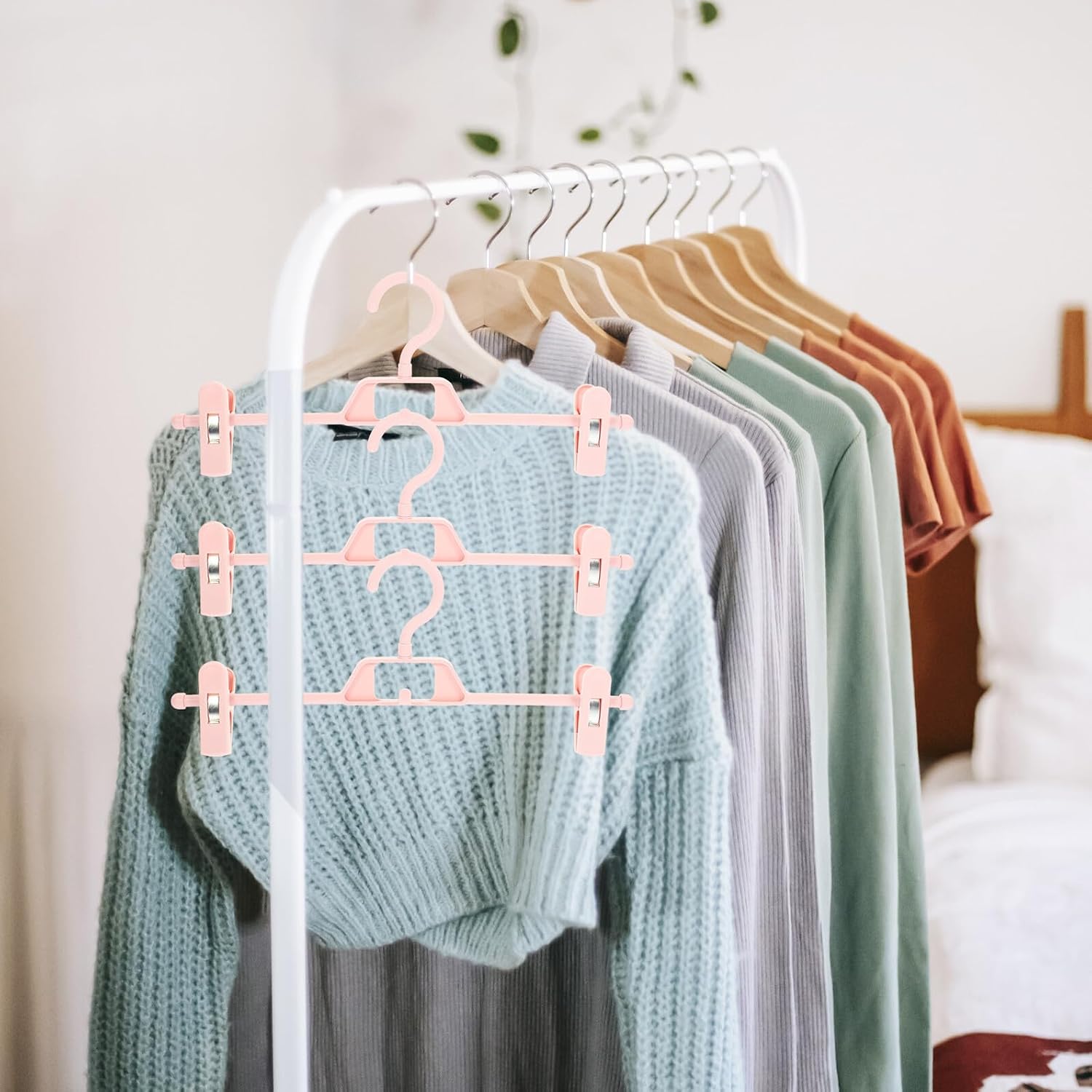 SUPVOX 10pcs Adjustable Anti-Skid Plastic Clip Hangers with 360° Rotatable Hook, Stackable Pants and Skirt Hangers for Household Clothes Drying and Closet Organization, Pink