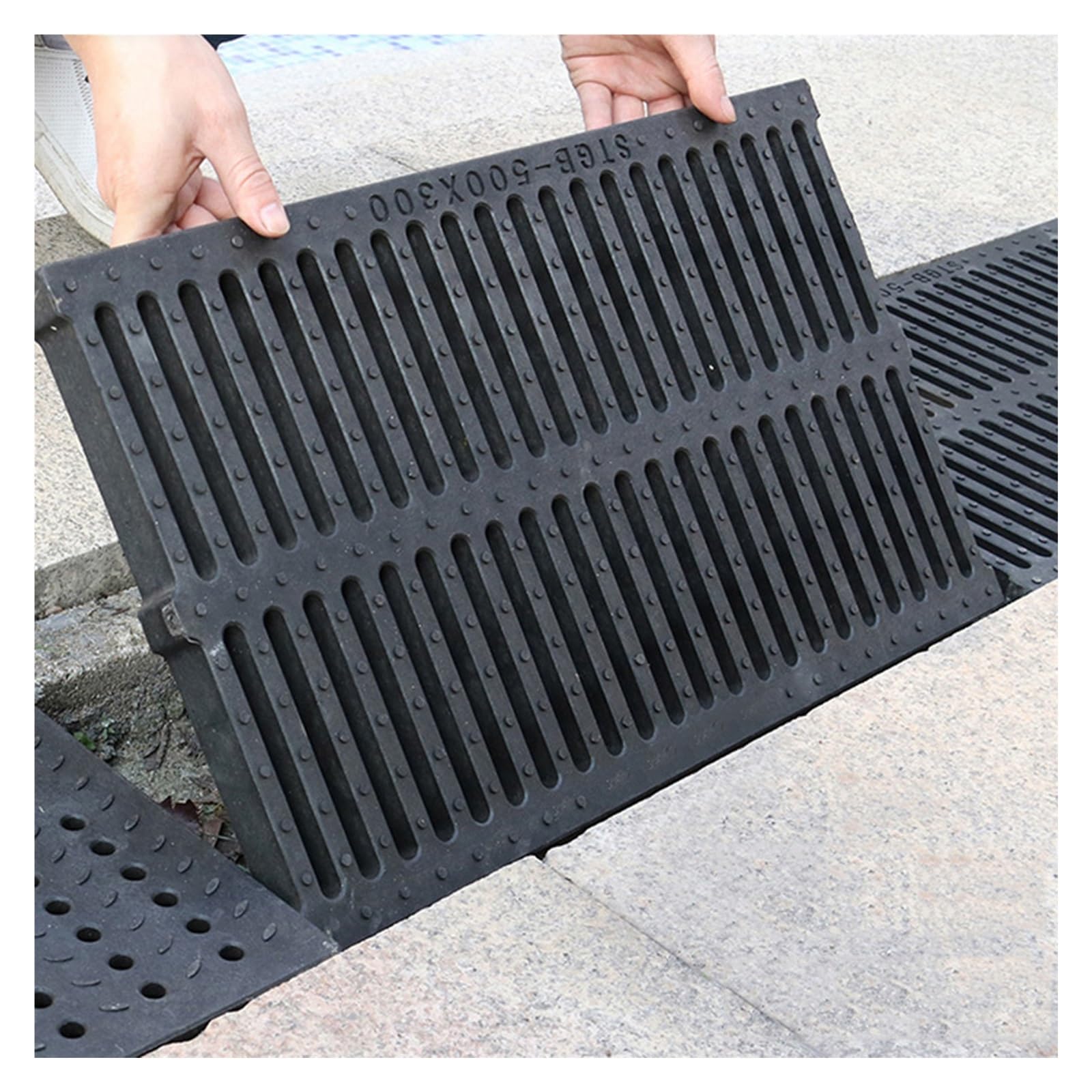 Grille de drainage en résine haute résistance pour aménagement durable