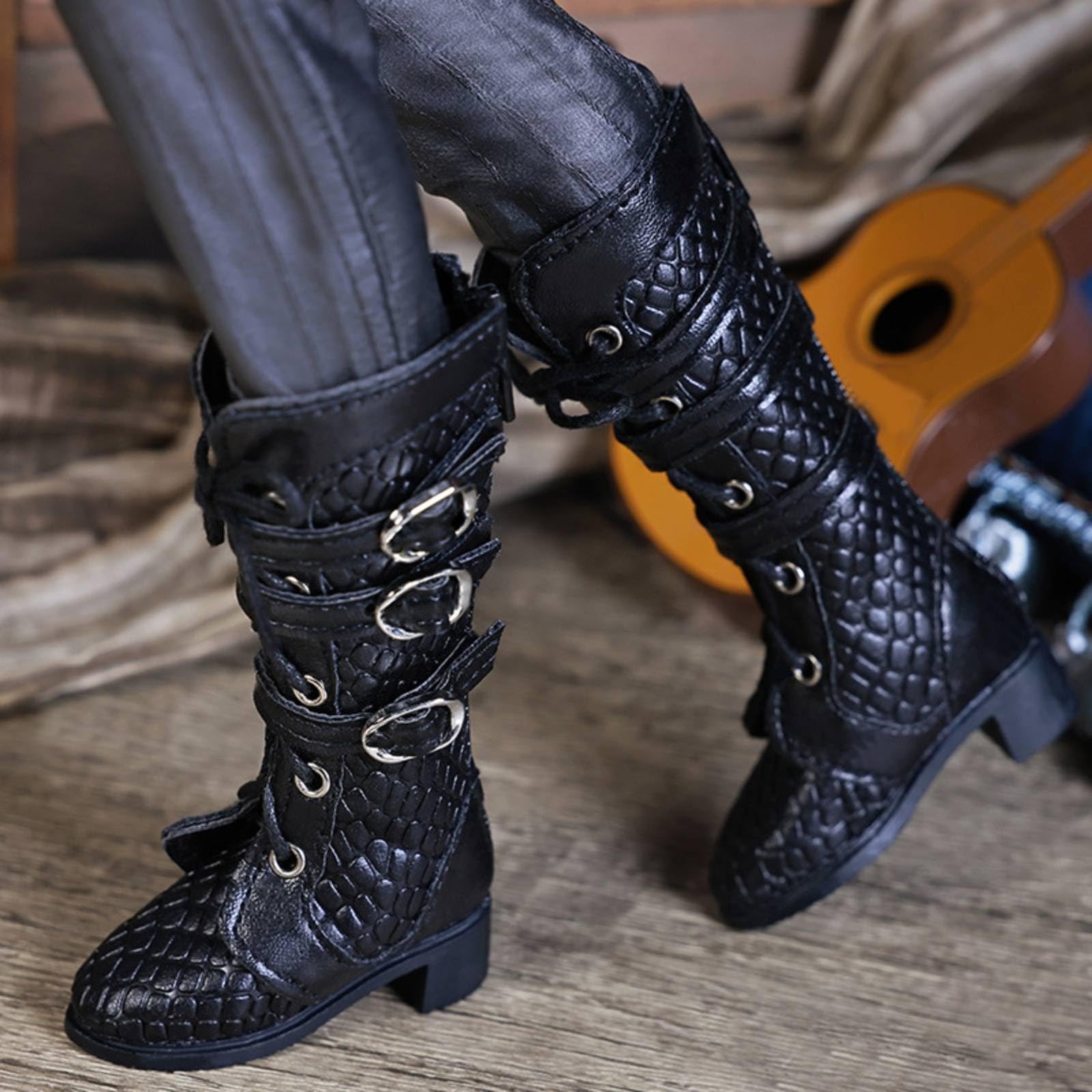 Puppenschuhe BJD Stiefel Boots Schnürstiefel Zubehör mit Vielseitigem Stil Stabiler Form aus Und Metall für Kombinationen Sammlerraum Bildserien