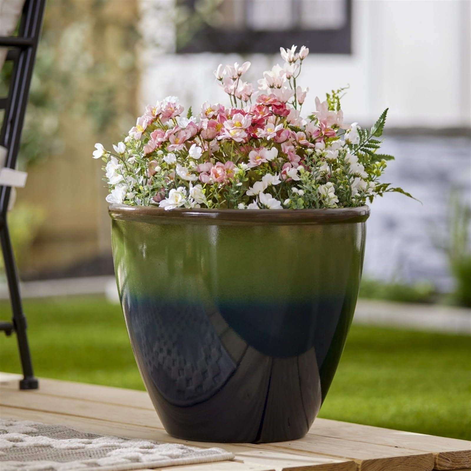 Amazon.com : KEG801302 Flower Pot Plant Pots Resin Multicolor Flower Pots  Simple Gradient Color Planters Succulent Plants Green Plant Breeding Home  Decoration Planter(Red) : Patio, Lawn & Garden