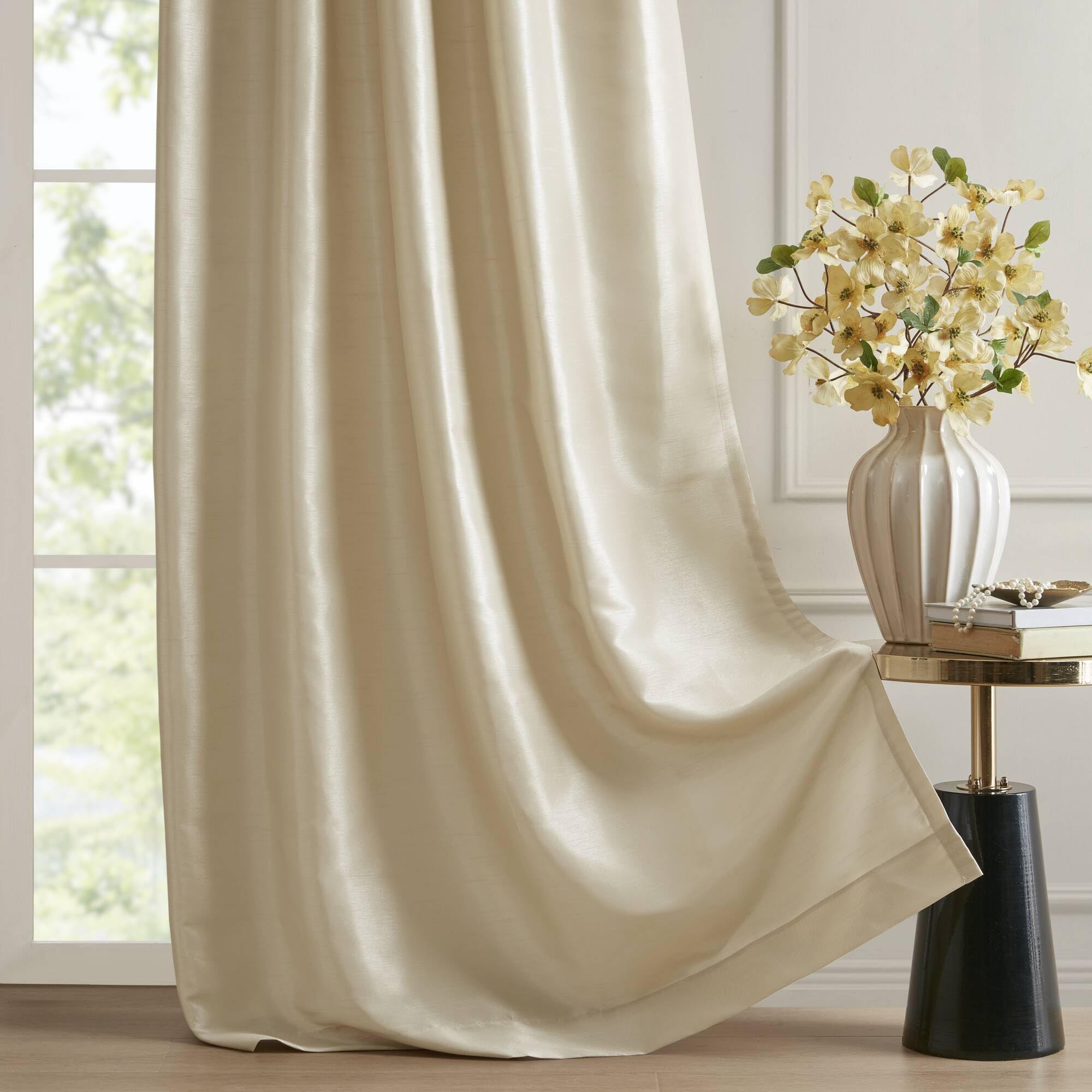 Madison Park Emilia Rideau simple occultant en soie synthétique avec doublure d'intimité, languettes torsadées à faire soi-même, rideau de fenêtre pour salon, chambre à coucher et dortoir, 213,4 x 127