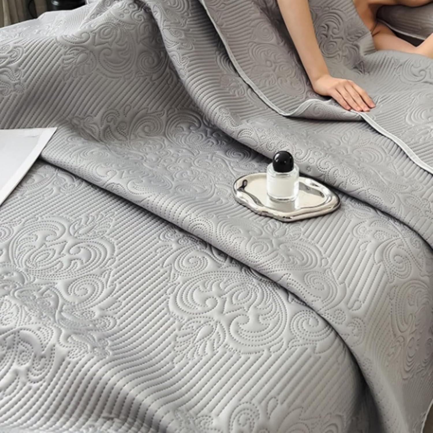 JvFbjLF Summer Travel Blanket – Cool-touch Fibre(Gray Flowers,180x200cm)