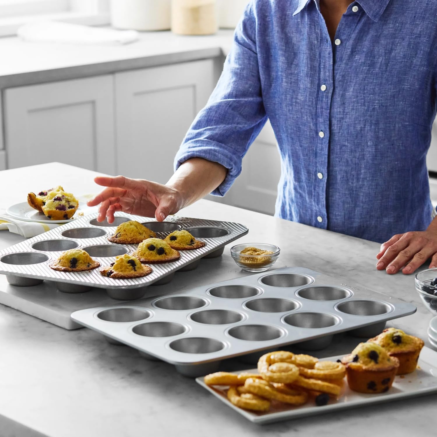Amazon.com: Sur La Table Signature Muffin Pan, 12 Count, Aluminum